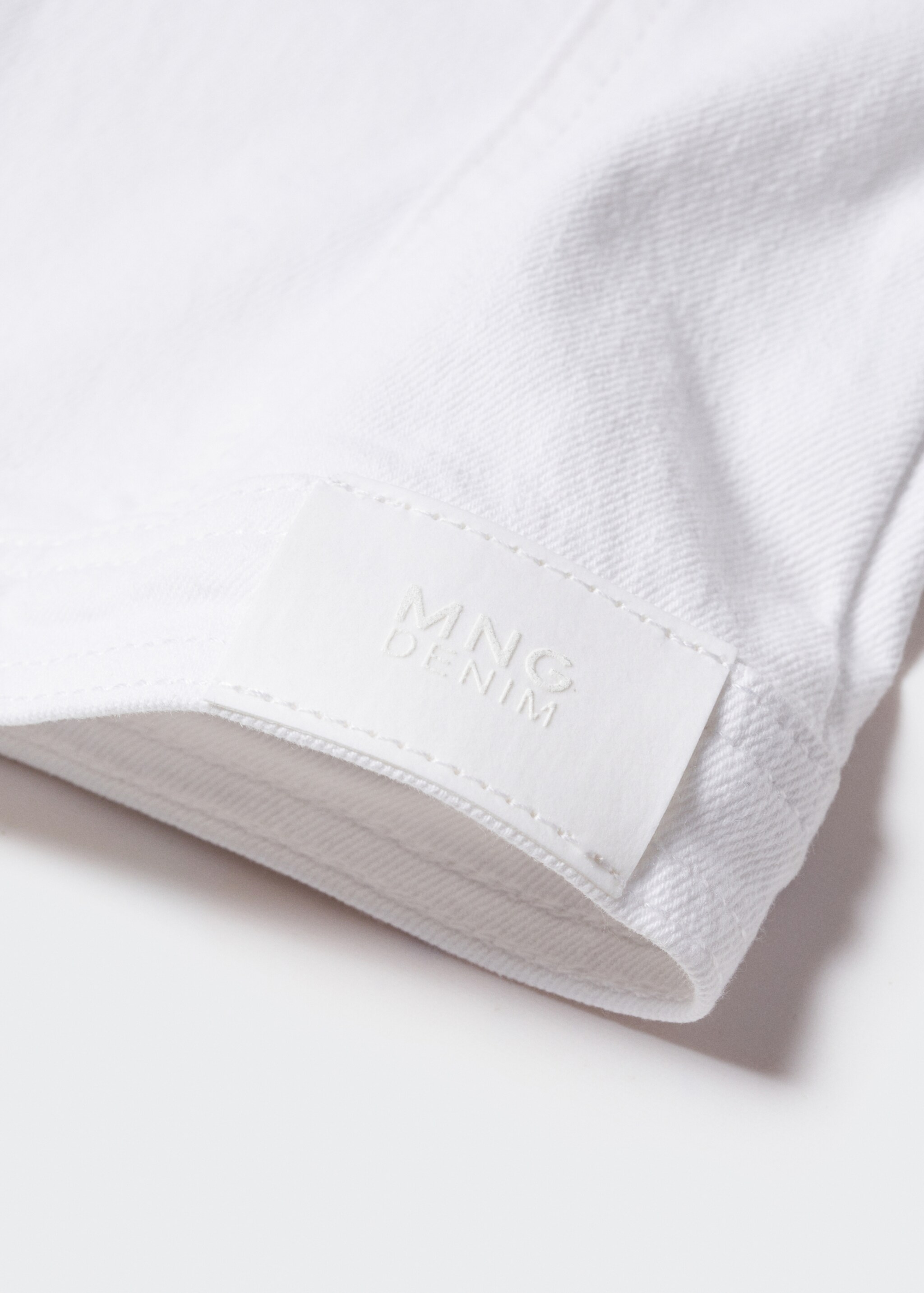 Jeansjacke mit Taschen - Detail des Artikels 8, Weiß. Ref: 47054396-00.