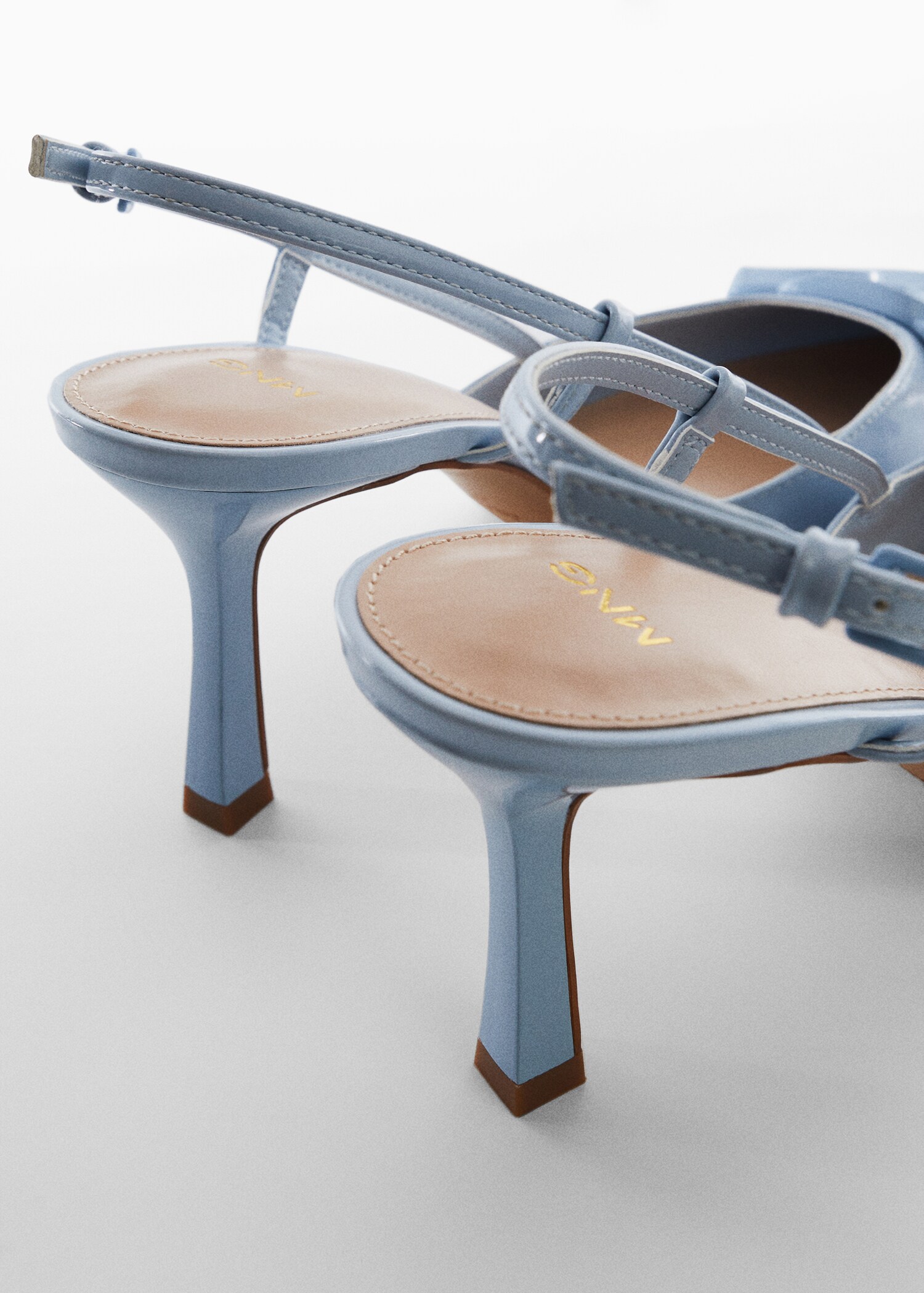 Sling back heel shoes - Details of the article 1