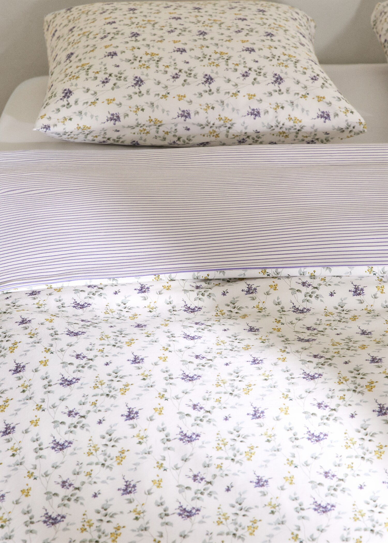 Floral and striped reversible duvet cover Single bed - Details of the article 7