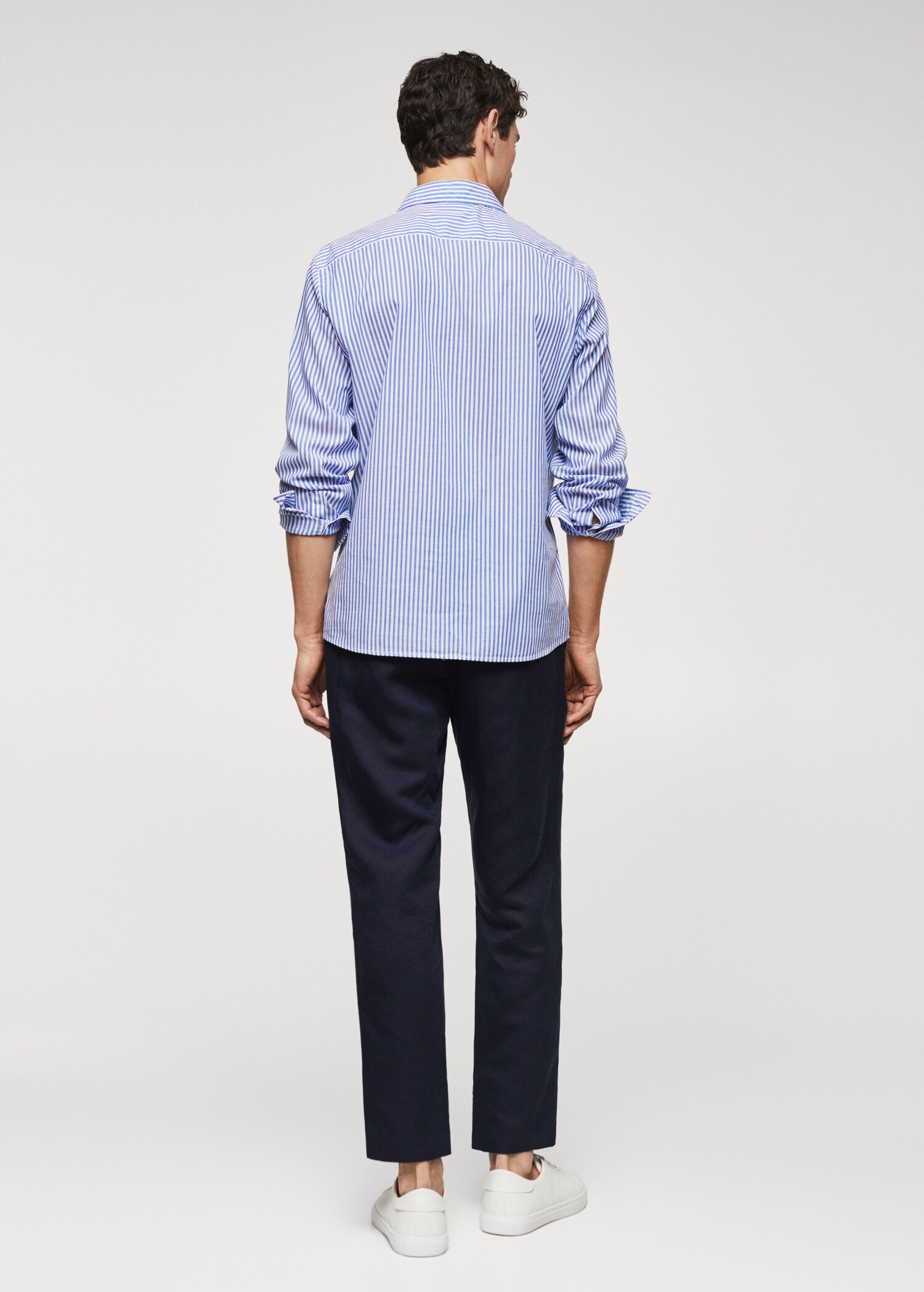 Slim Fit-Hemd aus 100 % Baumwolle - Rückseite des Artikels