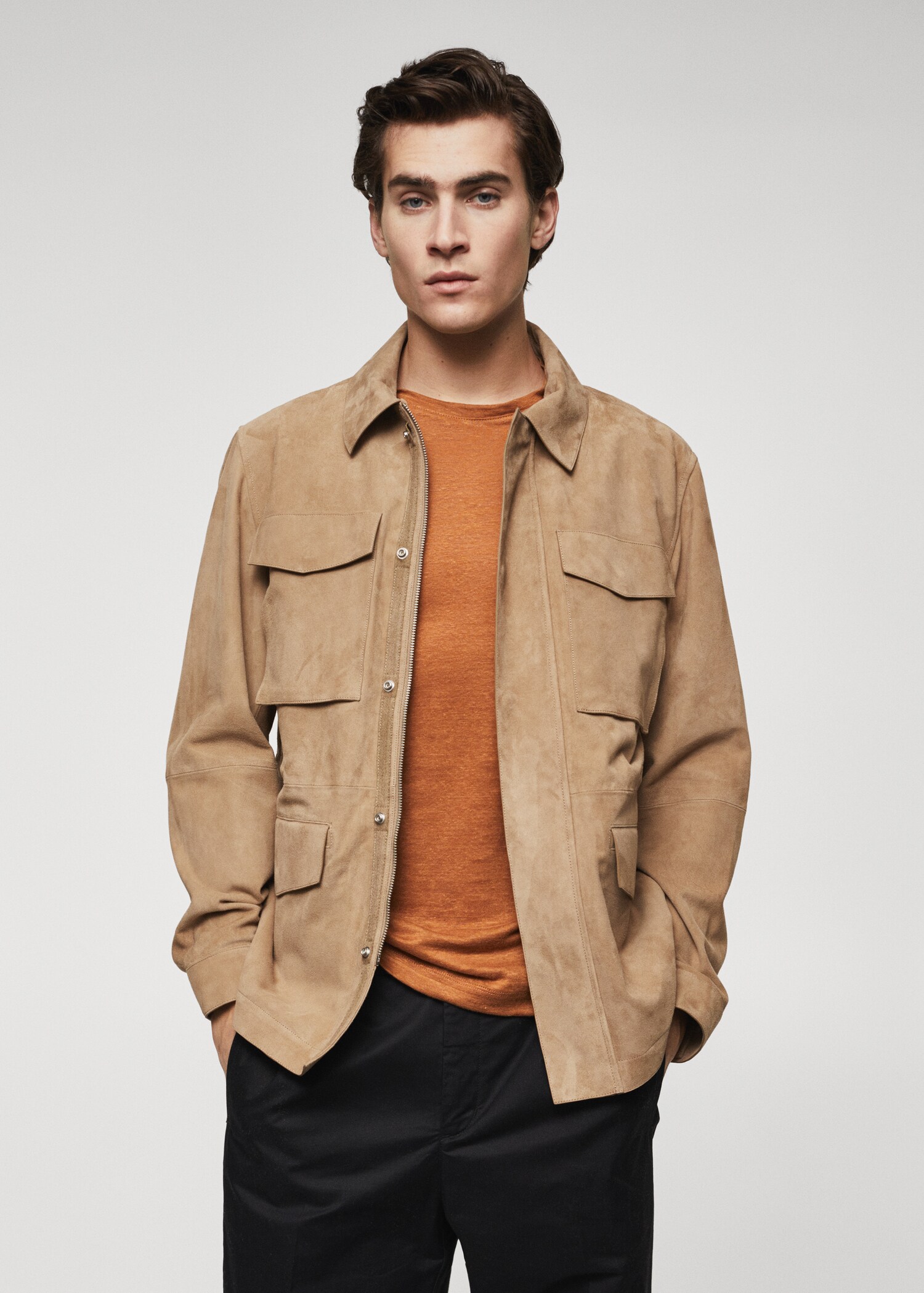 Wildlederjacke mit Pattentasche - Herren | MANGO OUTLET Deutschland