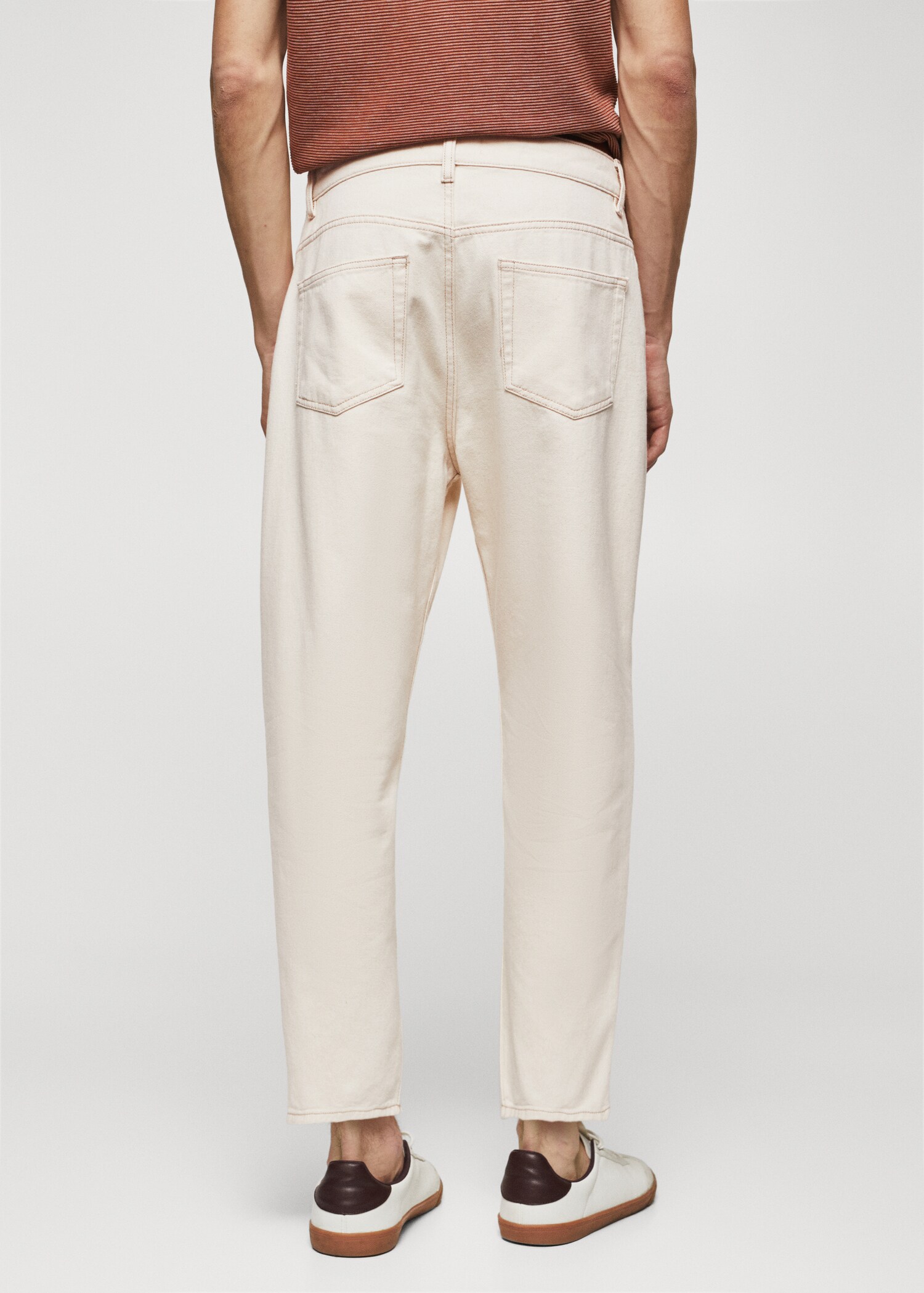 Tapered loose cropped jeans - Reverse of the article