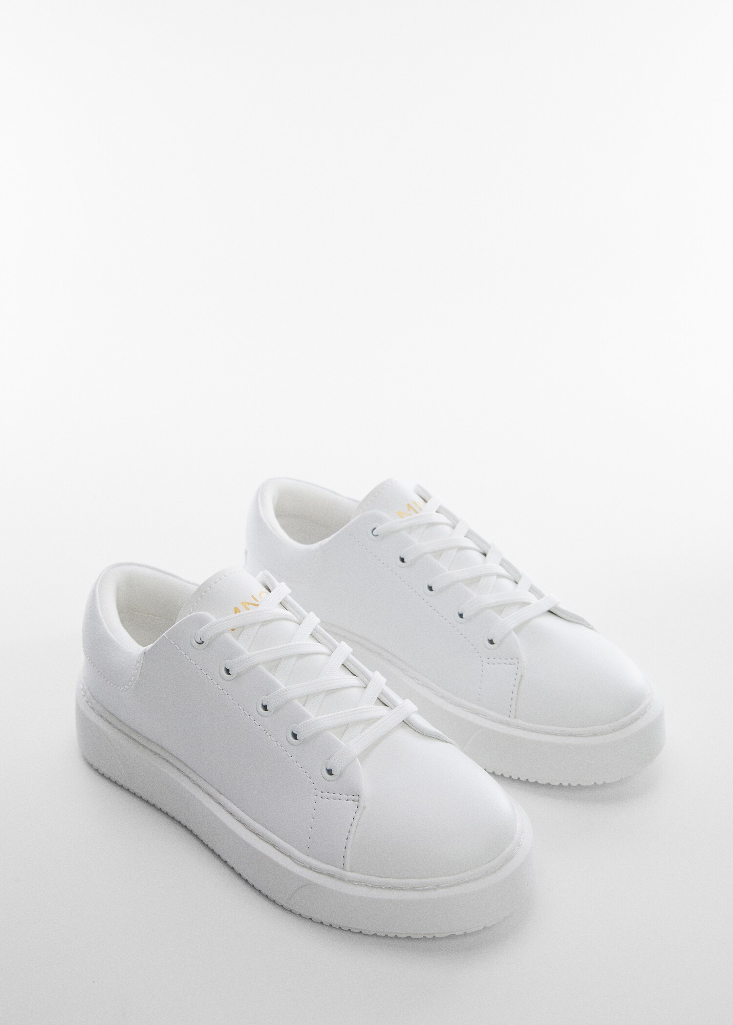 Platåsneakers med snörning - Bild av mittparti