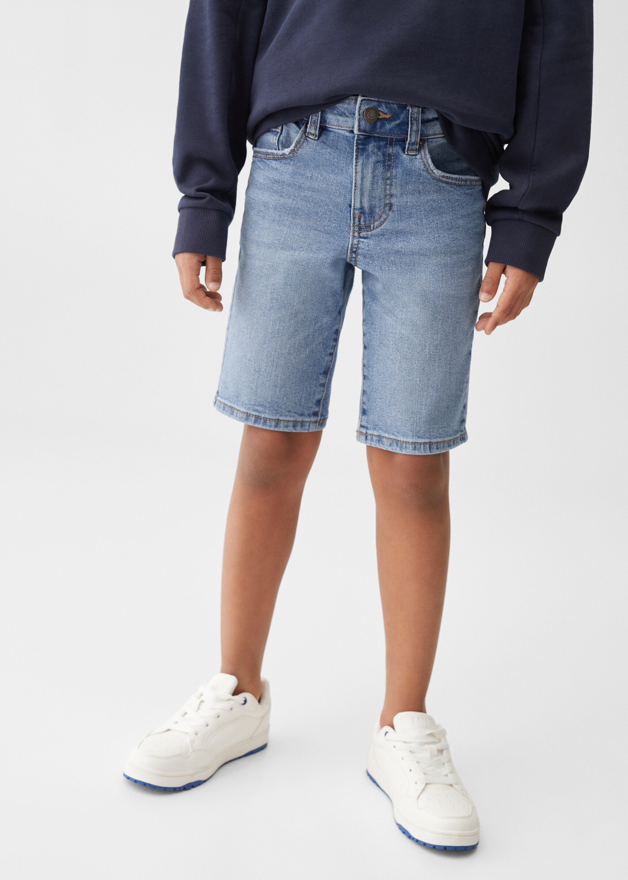 Cotton denim shorts - Details of the article 6, Medium Blue. Ref: 47055941-00.