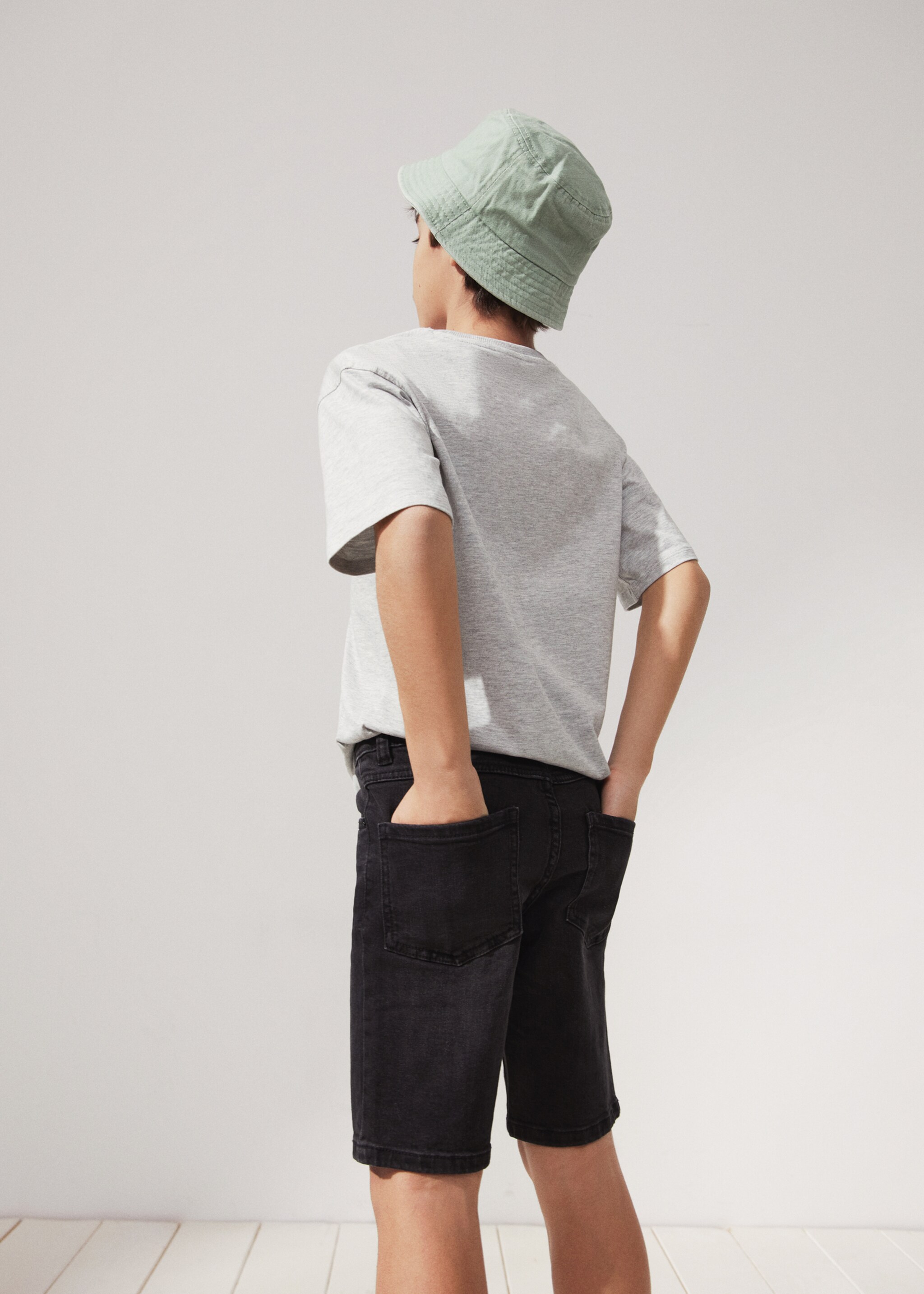 Cotton denim shorts - Details of the article 5, Black denim. Ref: 47055941-00.