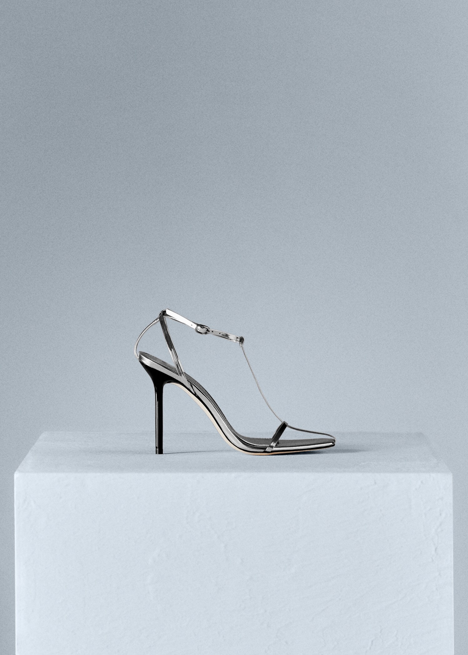 Heeled leather sandals with straps - Article without model
