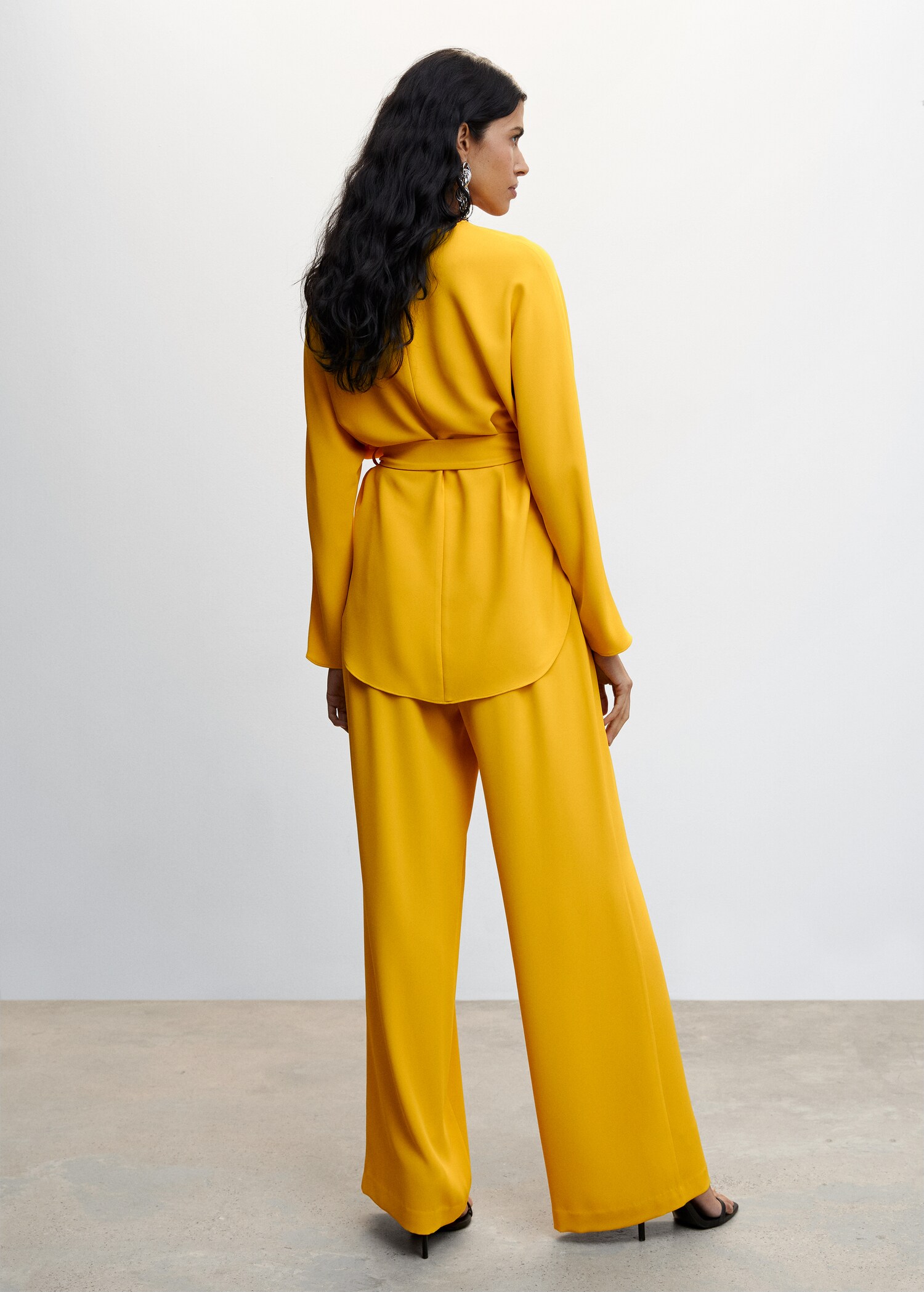 Blusa com cintura de laço - Verso do artigo