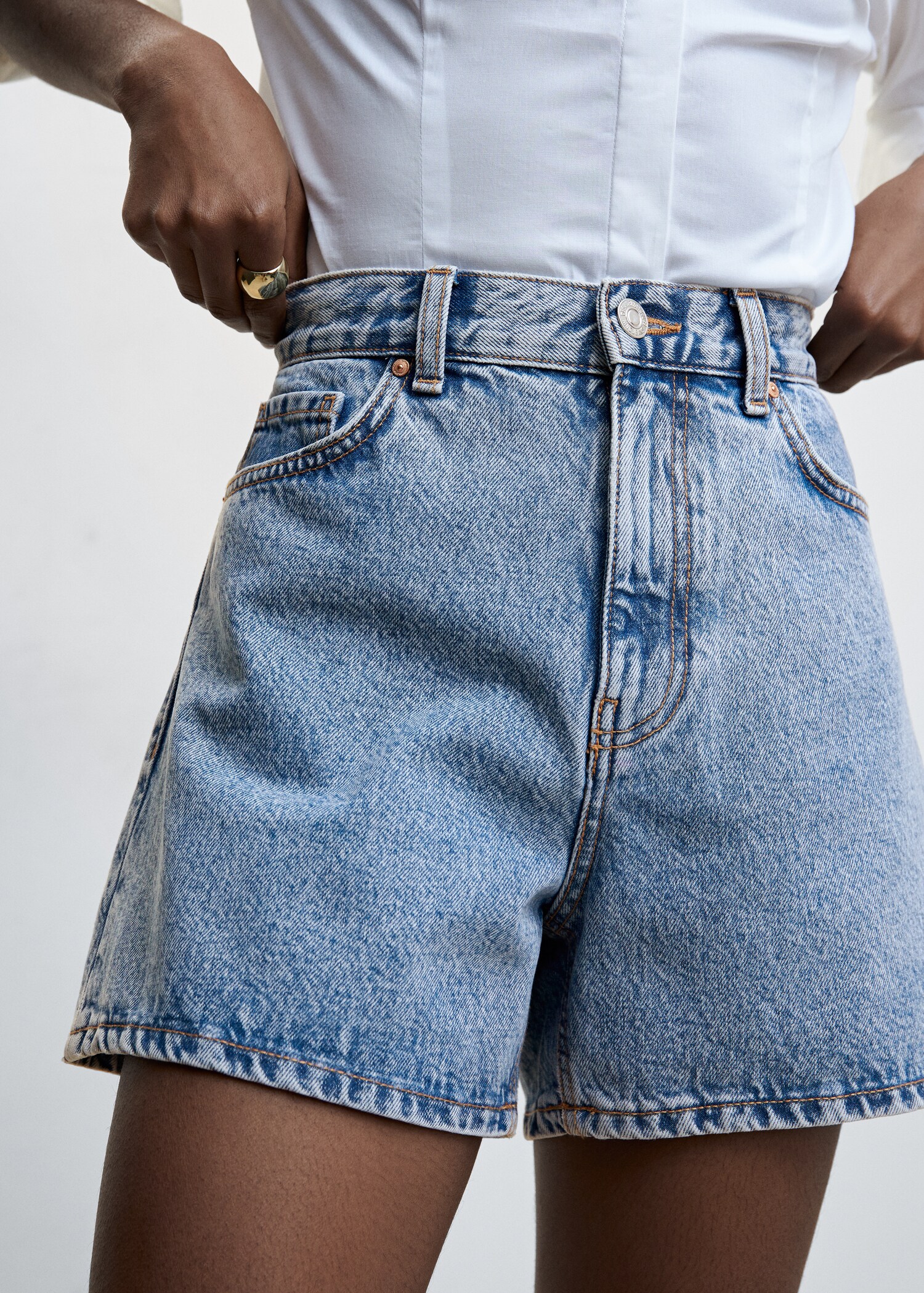 Shorts vaqueros tiro alto - Detalle del artículo 1