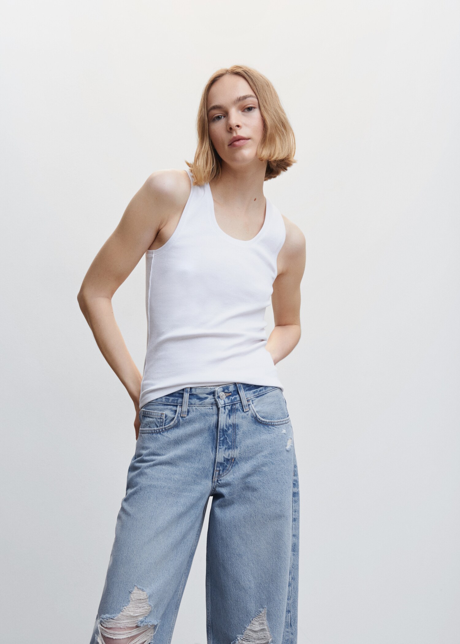 Wideleg Jeans mit Zierrissen - Detail des Artikels 1