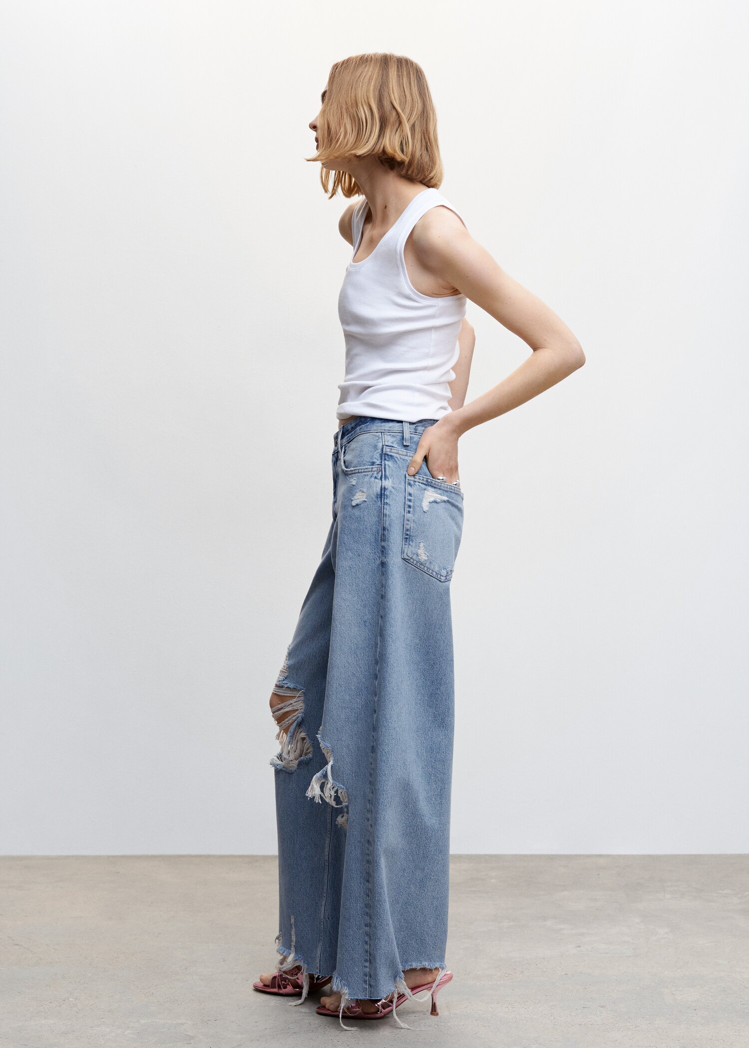 Wideleg Jeans mit Zierrissen - Detail des Artikels 4