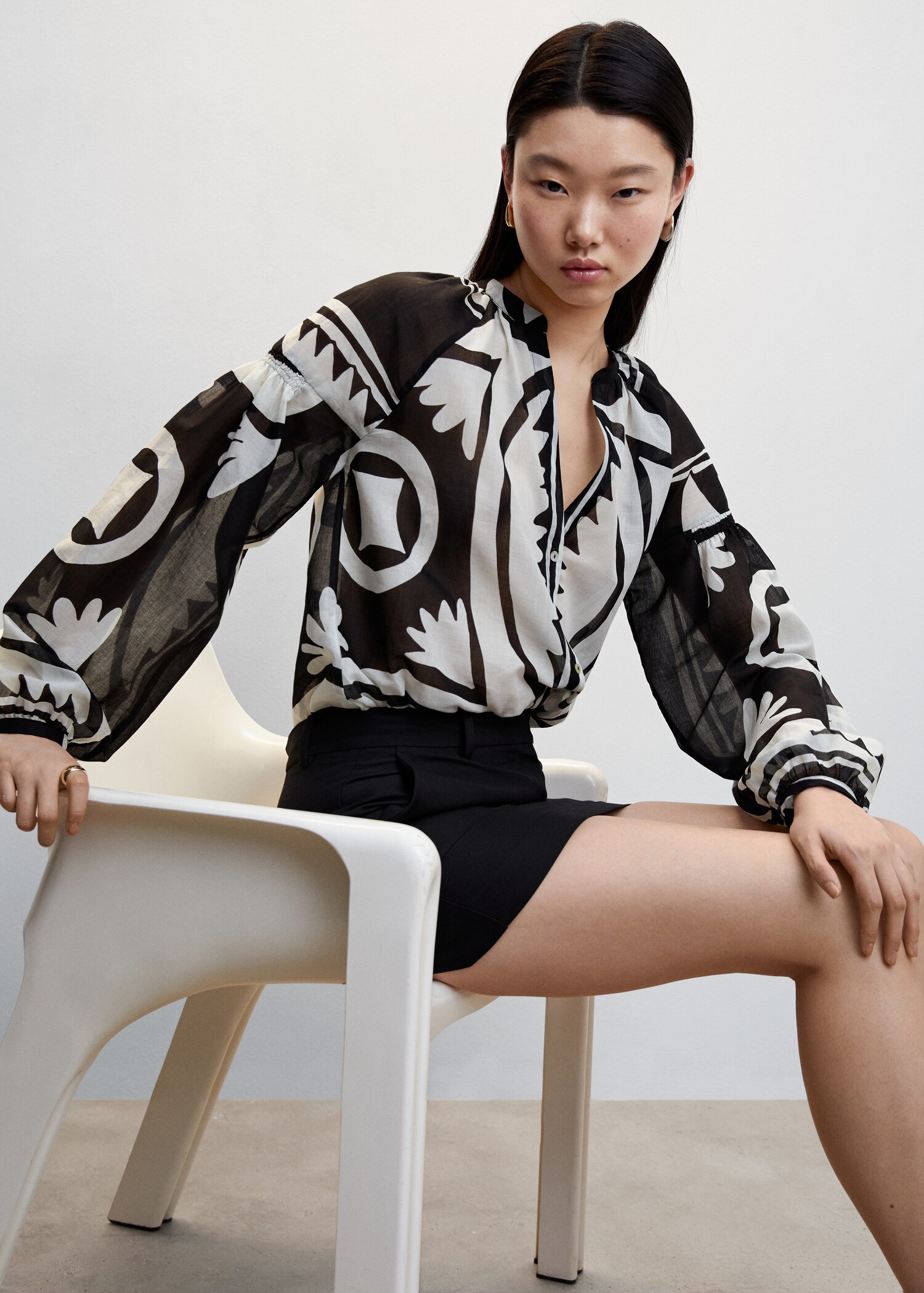 Puffed-sleeve printed shirt - Details of the article 2