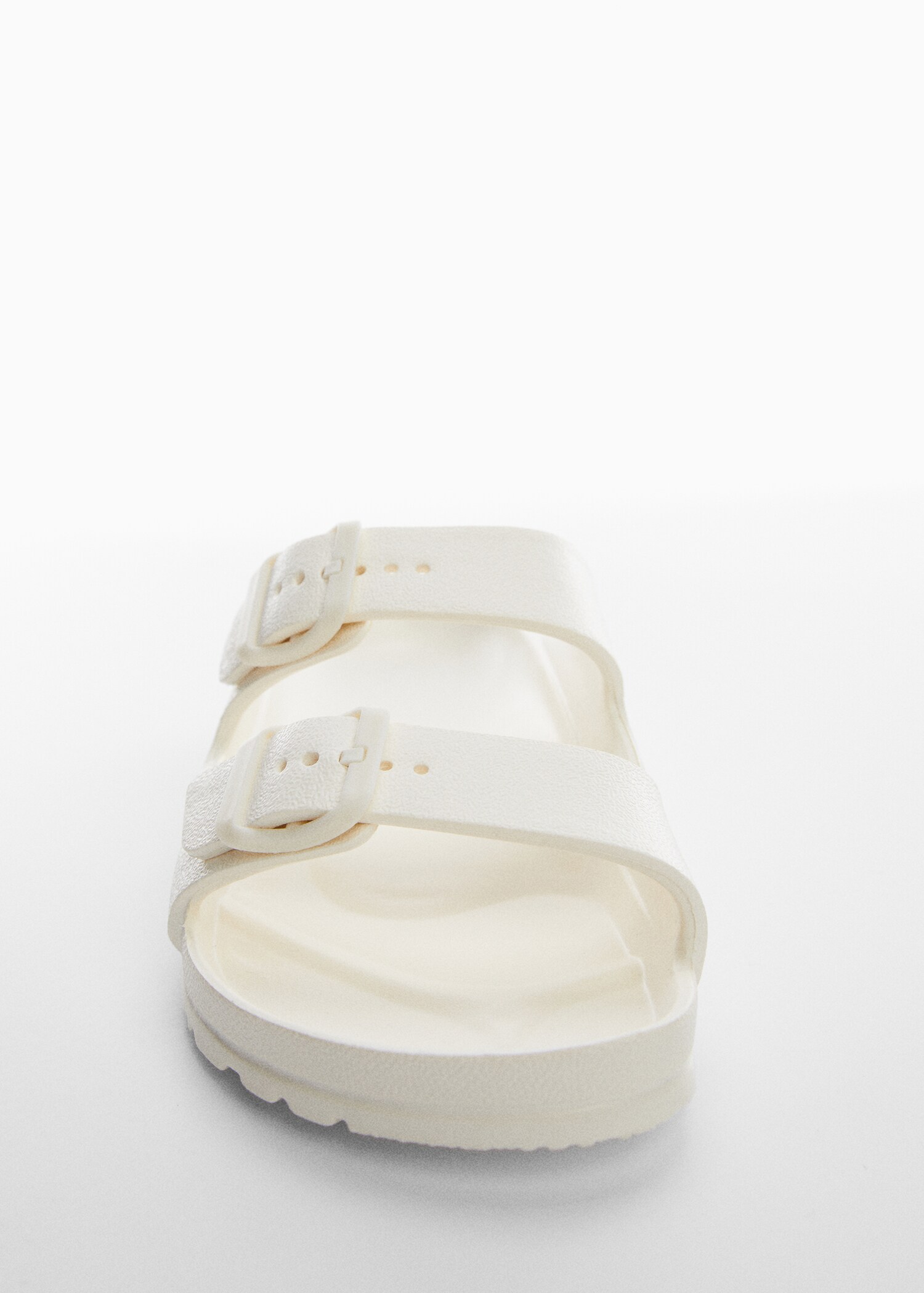 Chinelo com fivelas - Pormenor do artigo 1