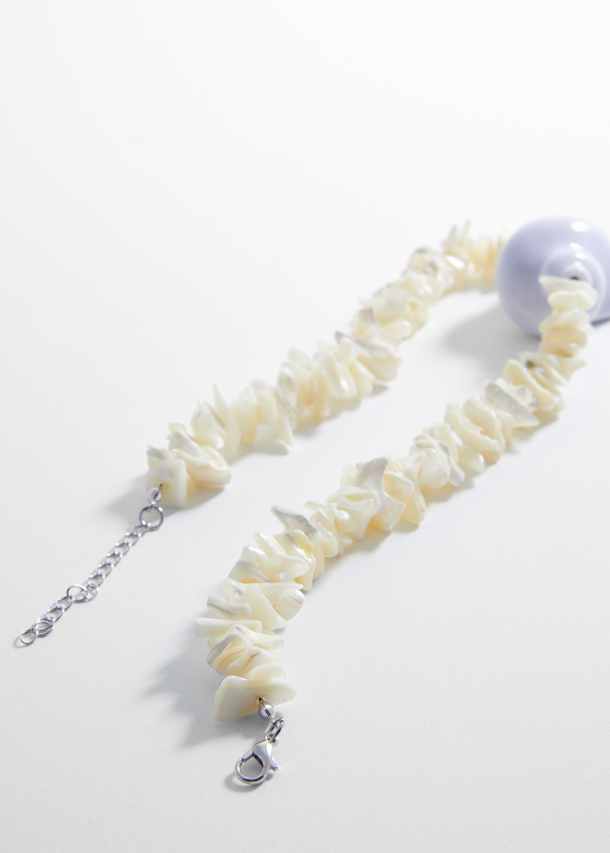 Shell necklace with mother-of-pearl beads - Details of the article 1