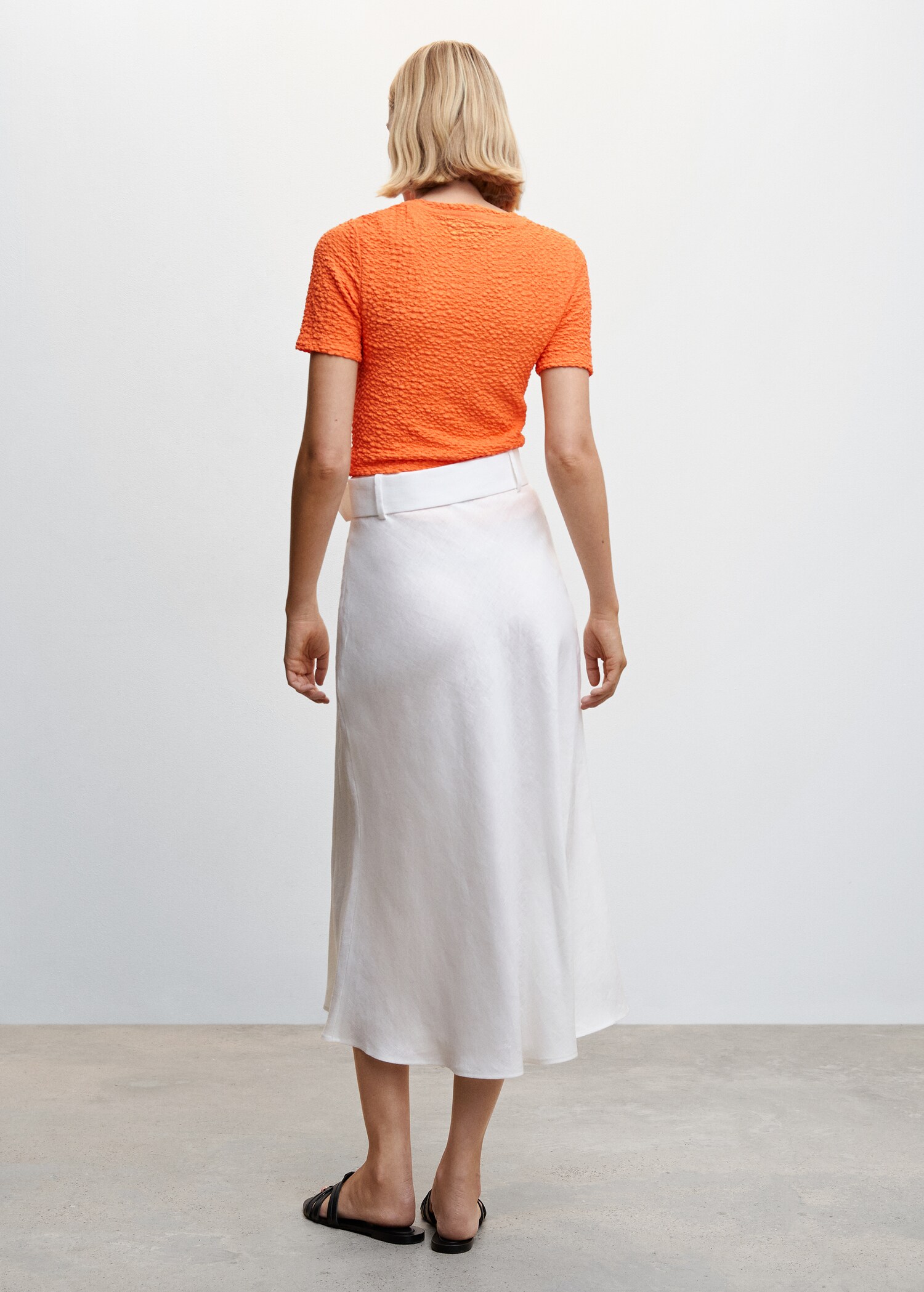 Textured t-shirt - Reverse of the article