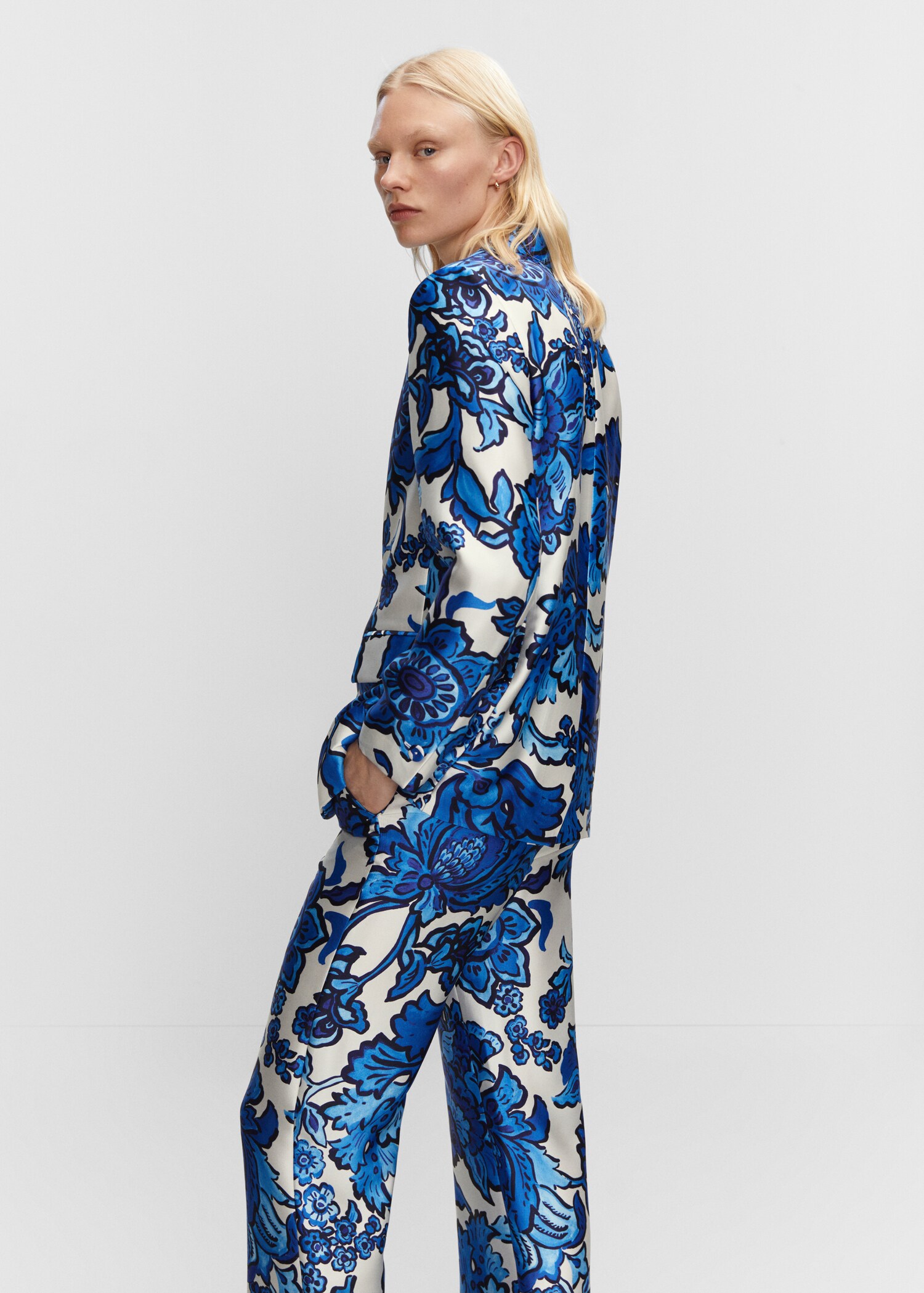 Satin printed blazer - Details of the article 2