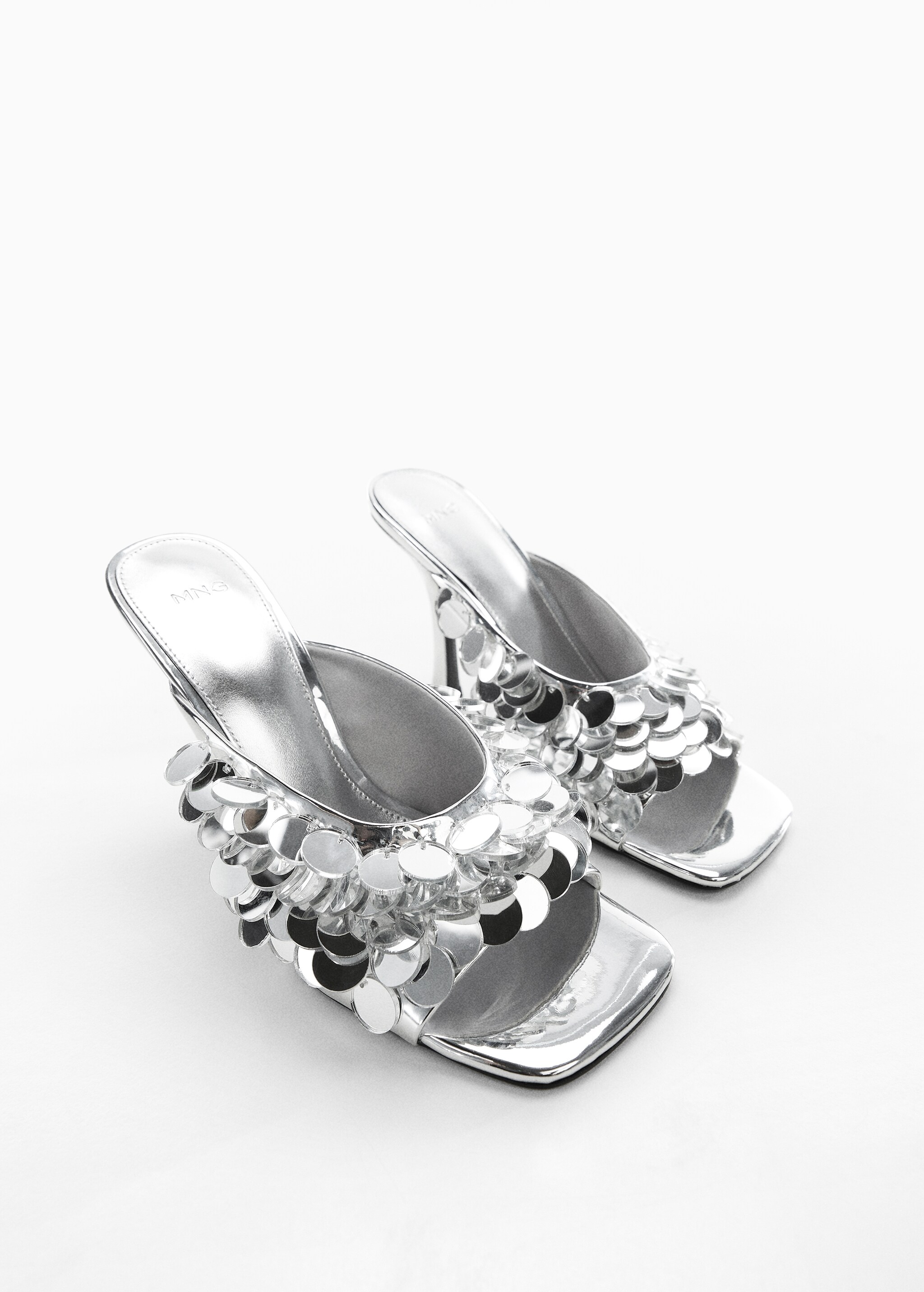 Pailletten-Sandale mit Spiegel-Detail - Mittlere Ansicht