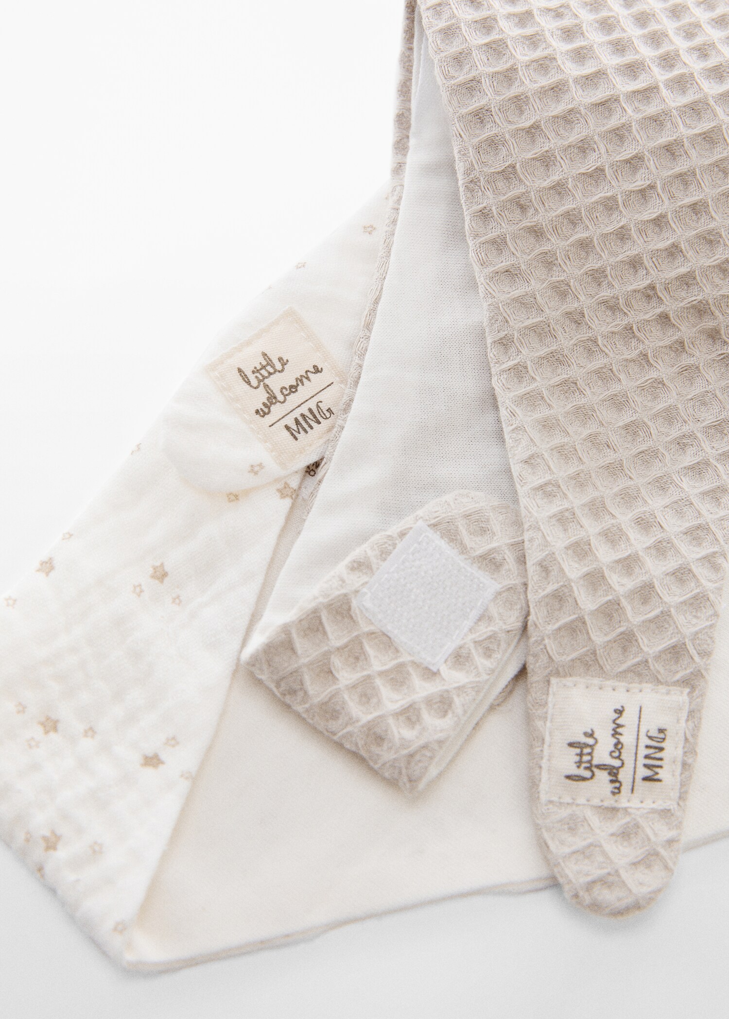 2 Printed bibs pack - Details of the article 1