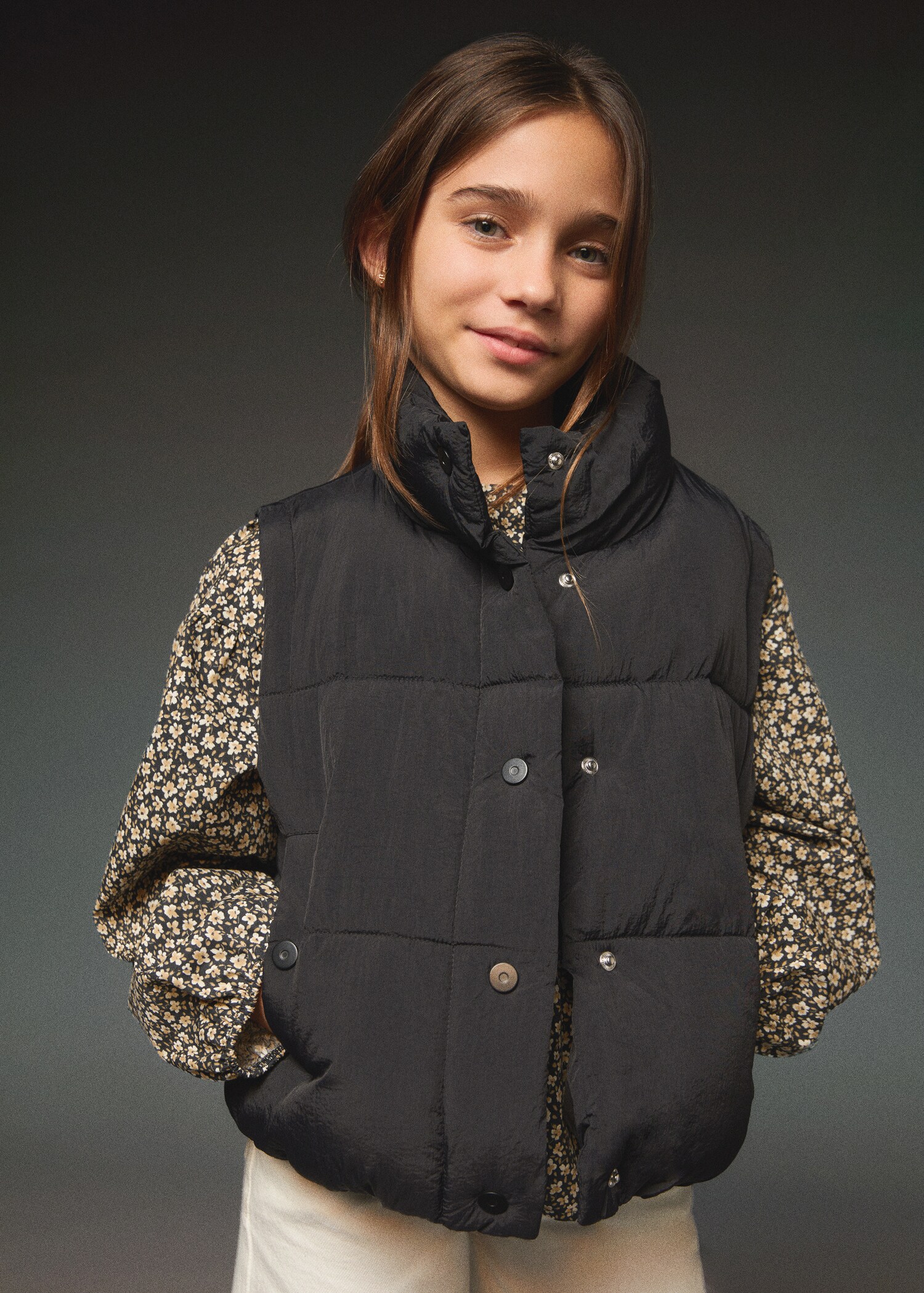 Quilted gilet with buttons - Details of the article 5