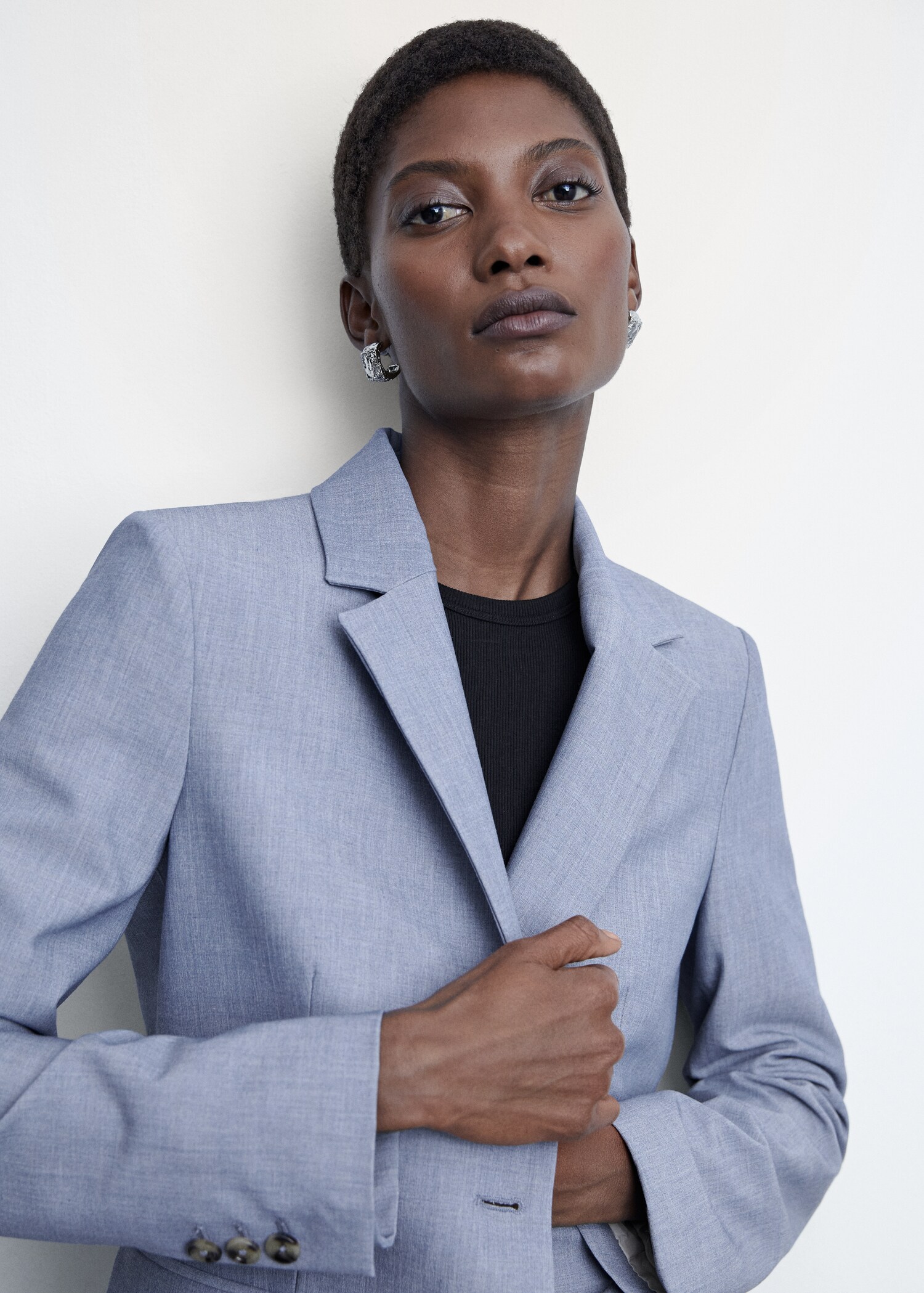 Peak lapel suit blazer - Details of the article 1