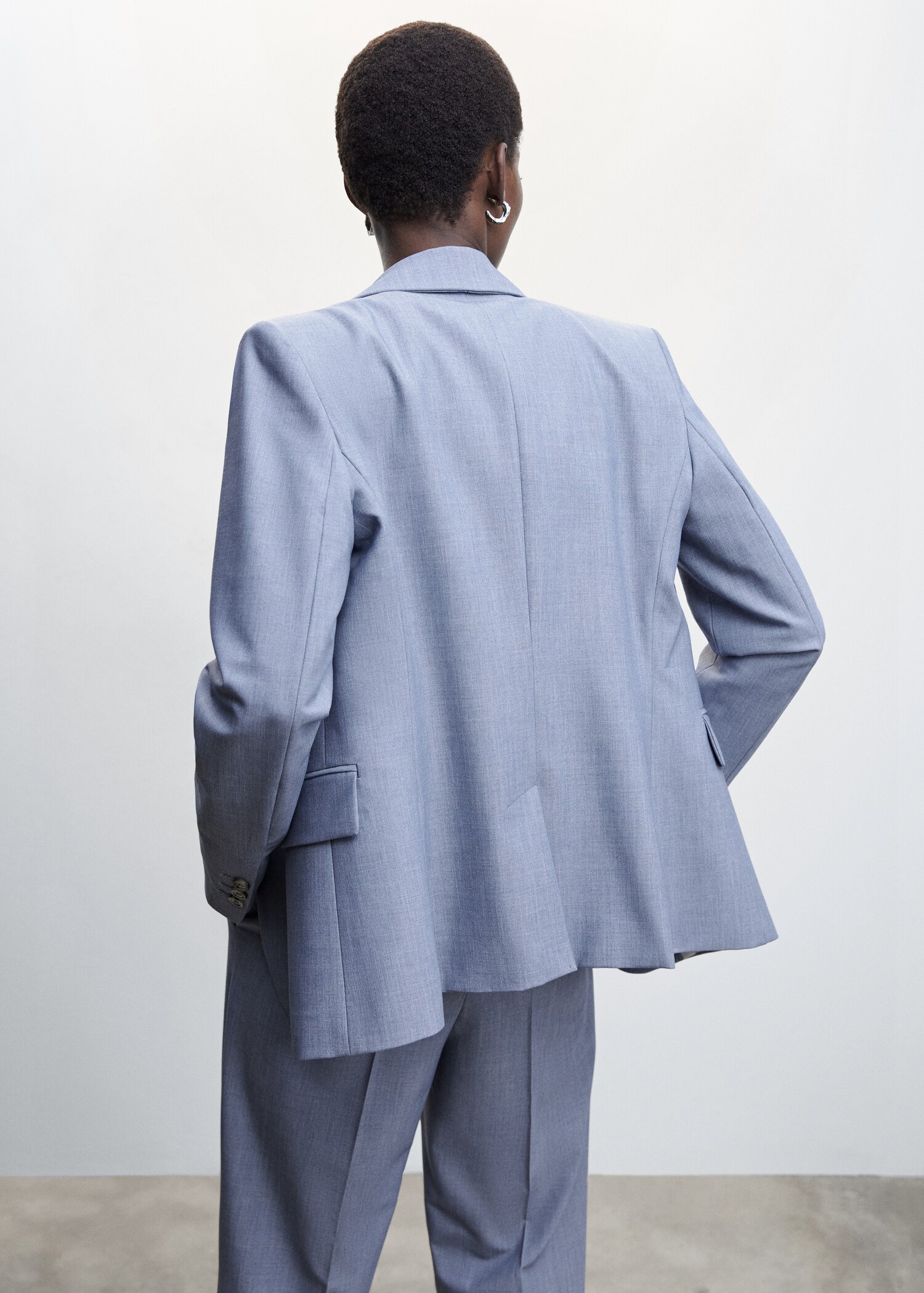 Peak lapel suit blazer - Reverse of the article