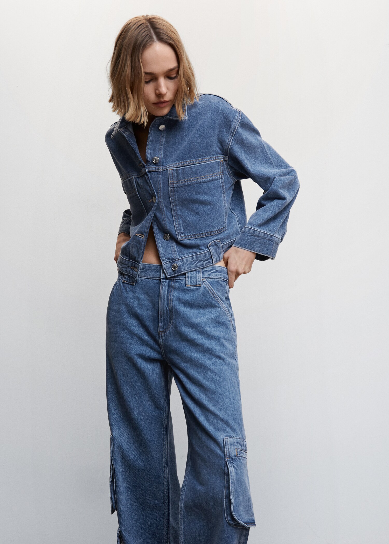Multi-pocket cargo jeans - Details of the article 1