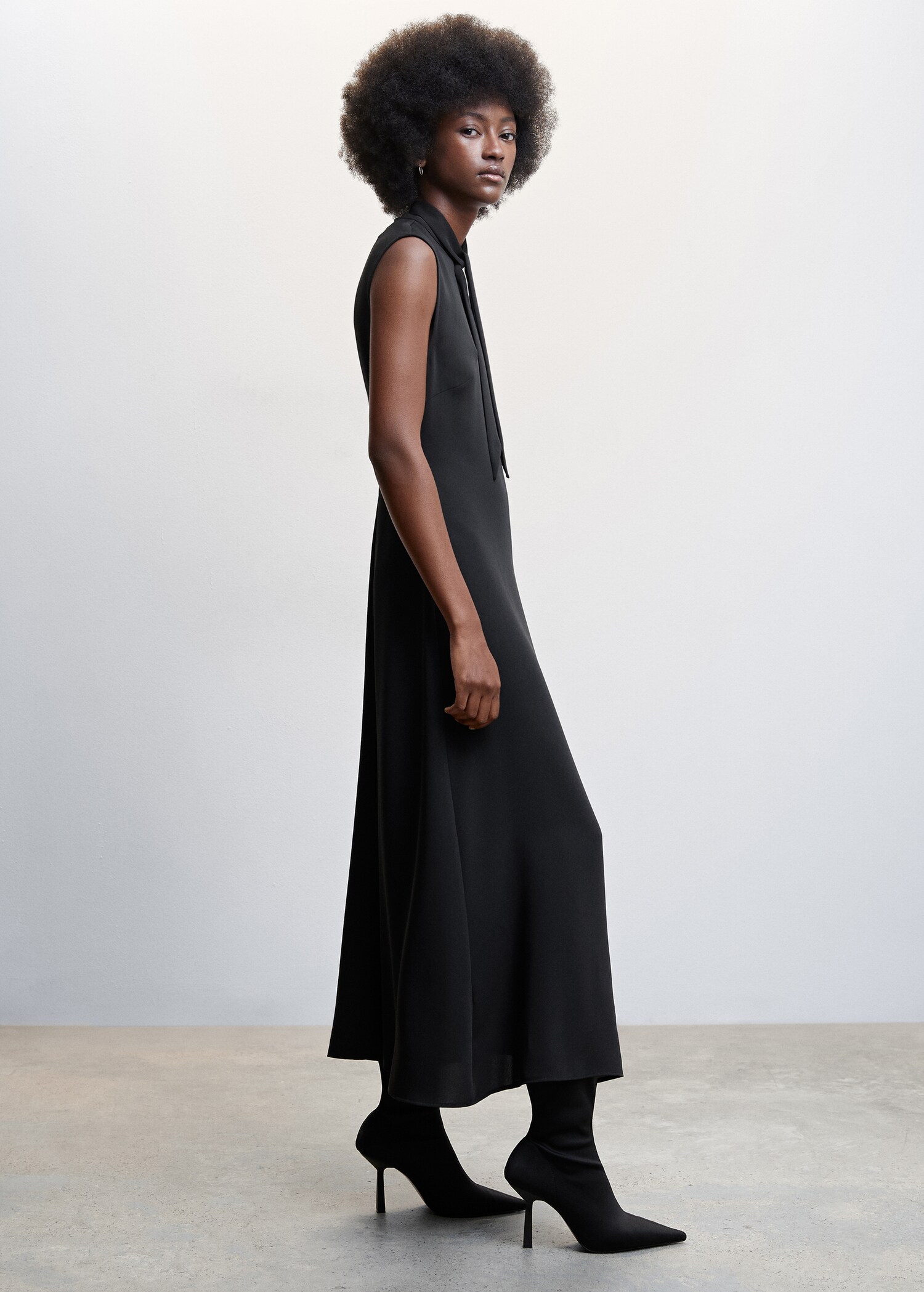 Long dress with bow - Details of the article 1