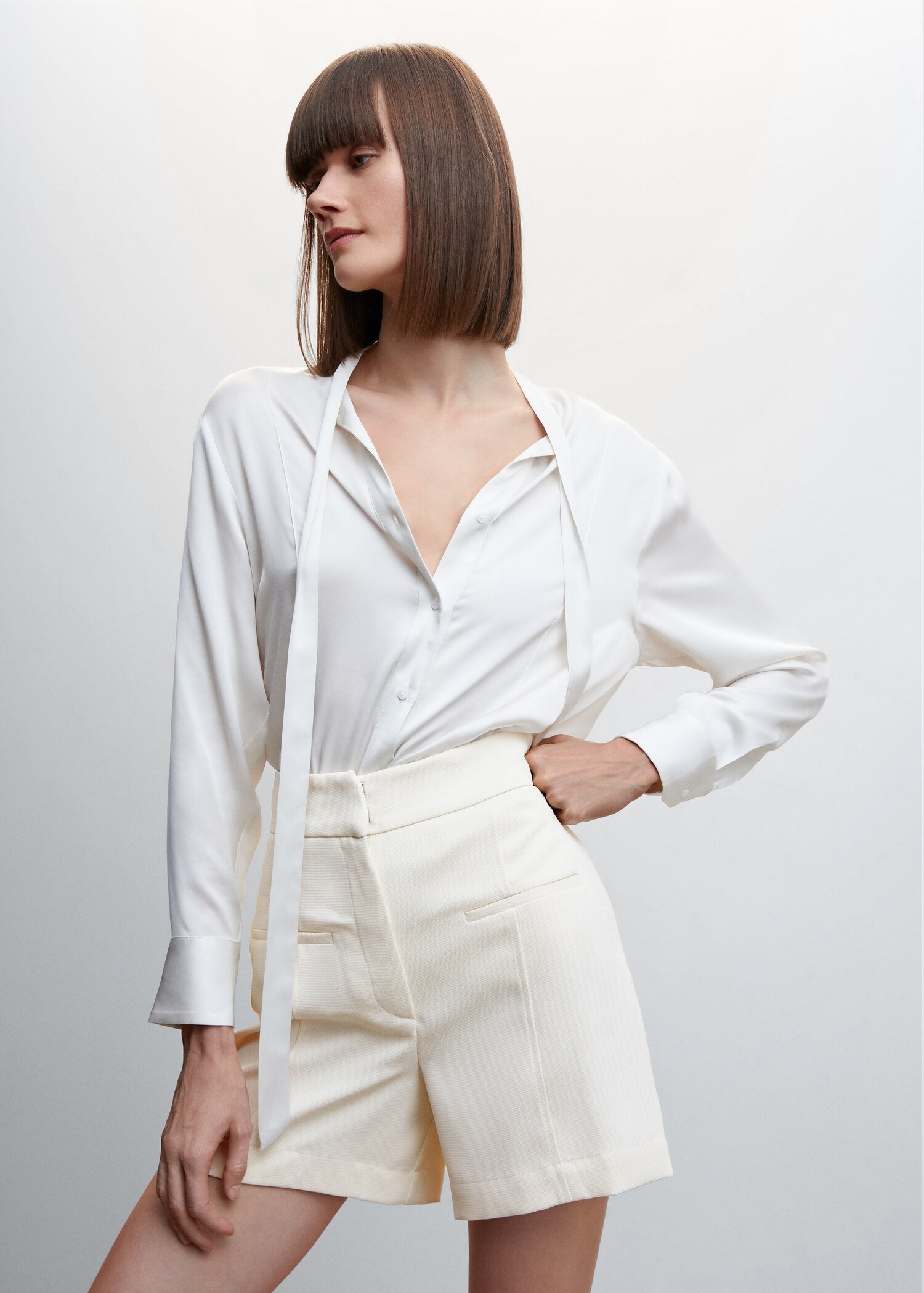 High-waist straight shorts - Medium plane