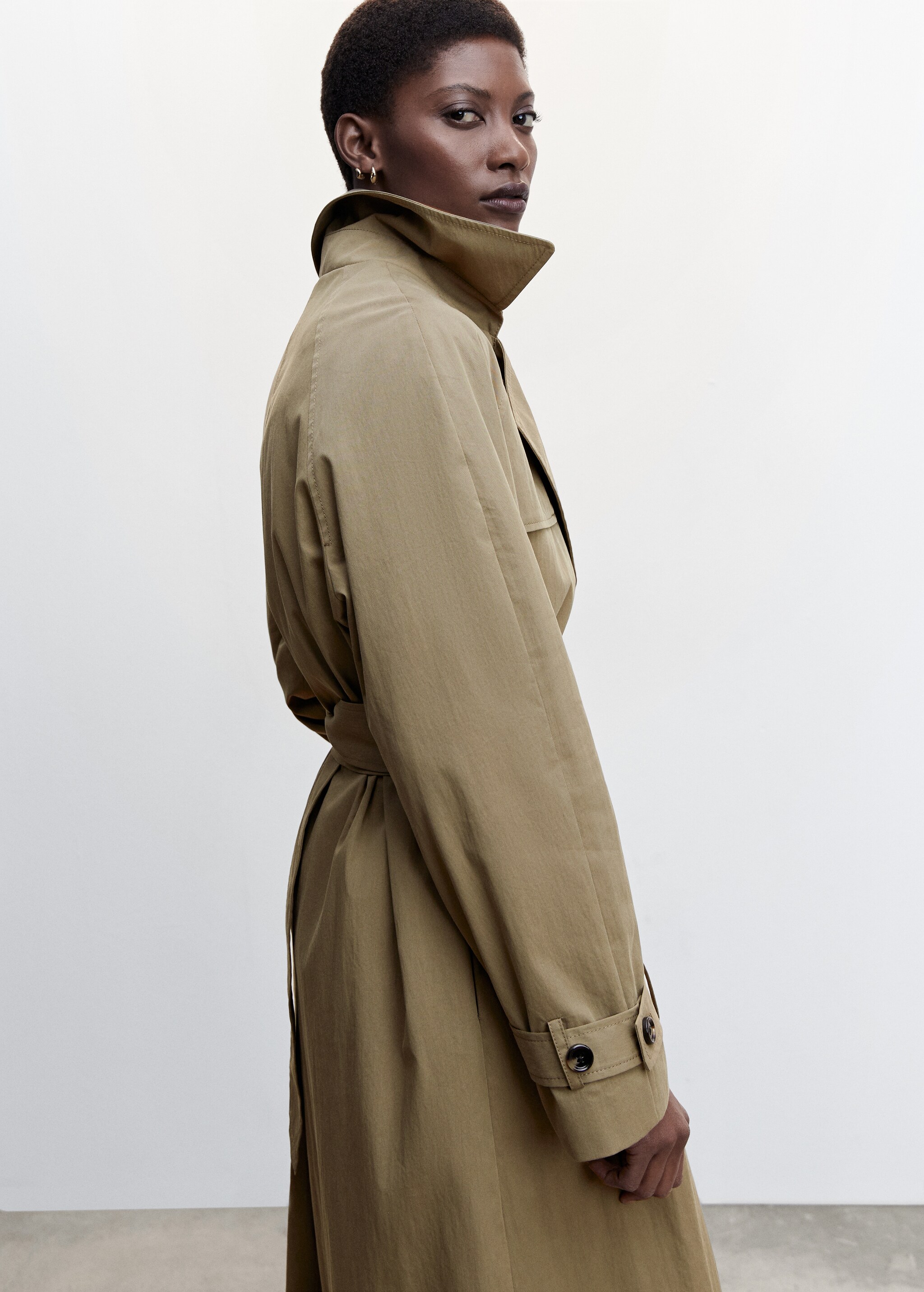 Double-button trench coat - Details of the article 2