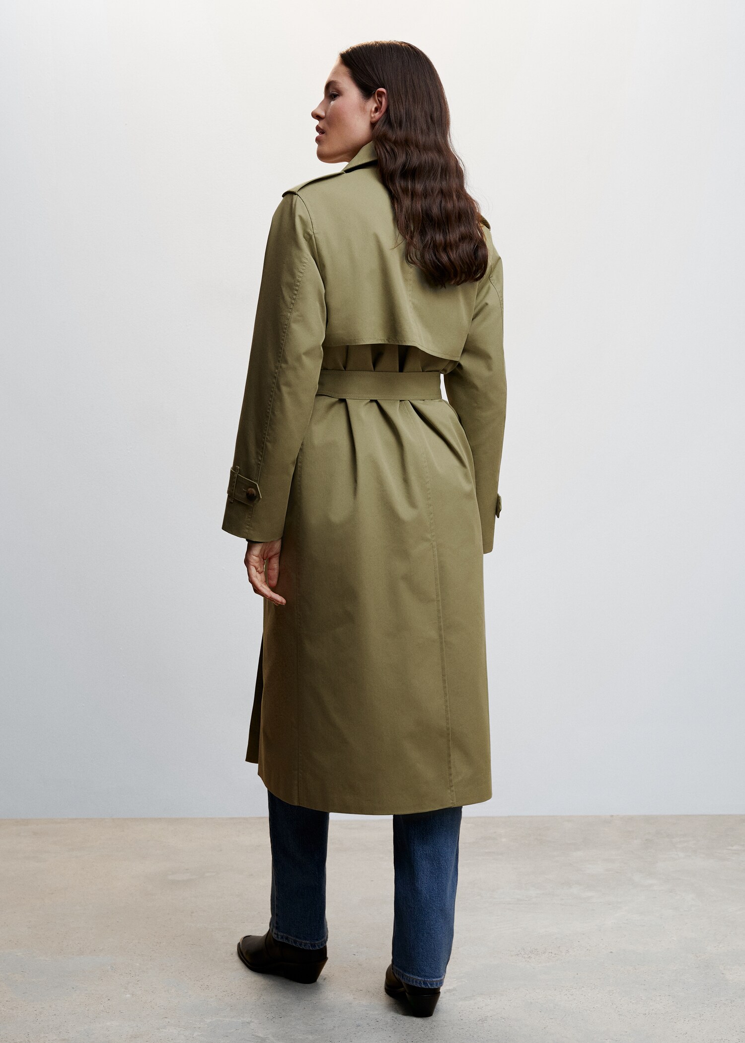 Double-button trench coat - Reverse of the article