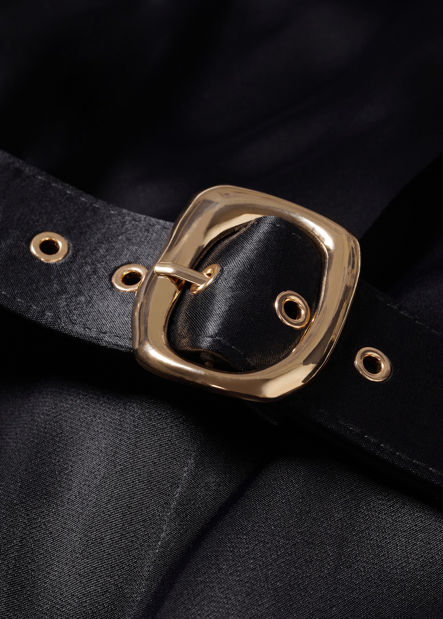 Satin jumpsuit with belt - Details of the article 8