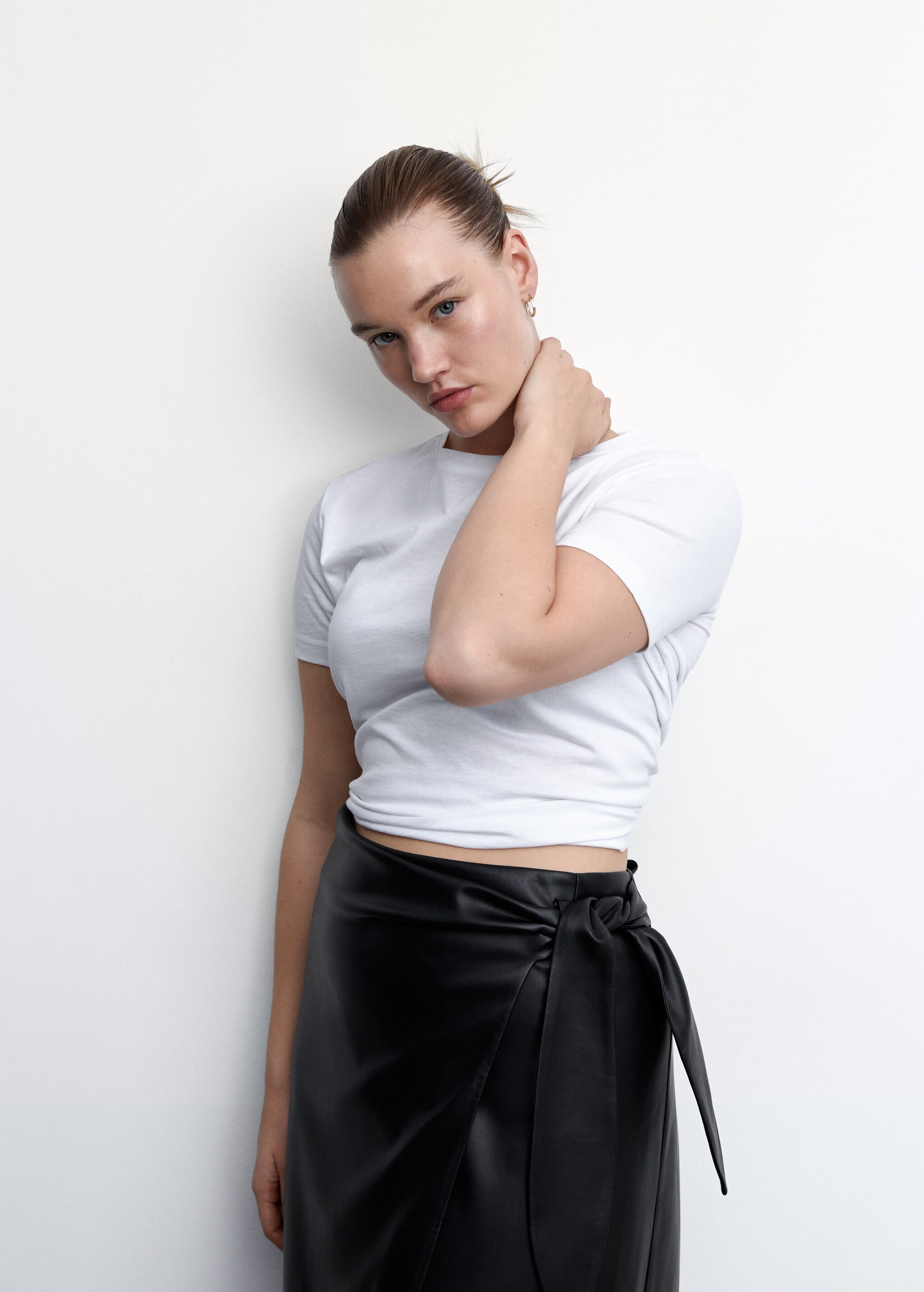Leather-effect wrap skirt - Details of the article 4