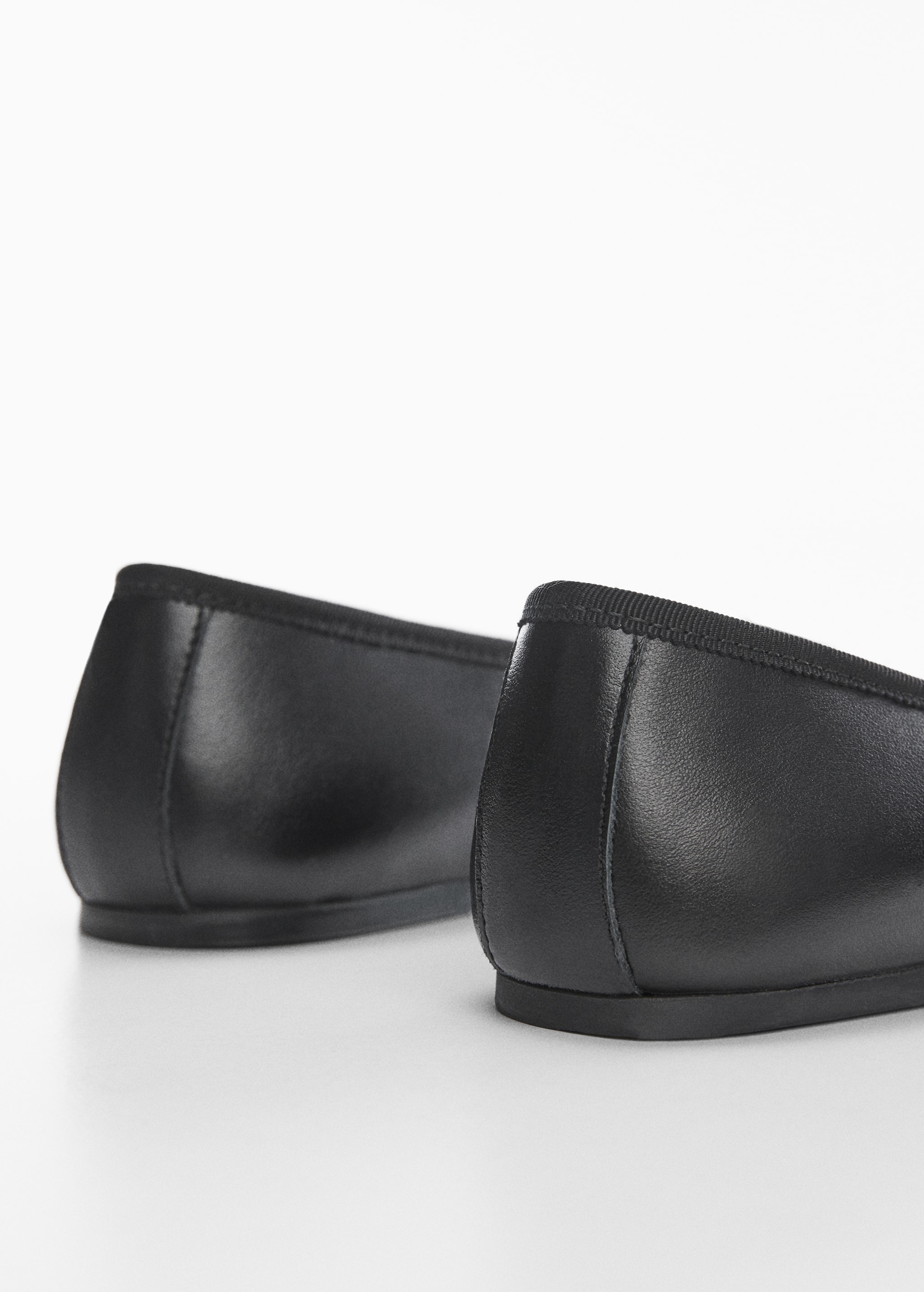 Bow leather ballerina - Details of the article 1