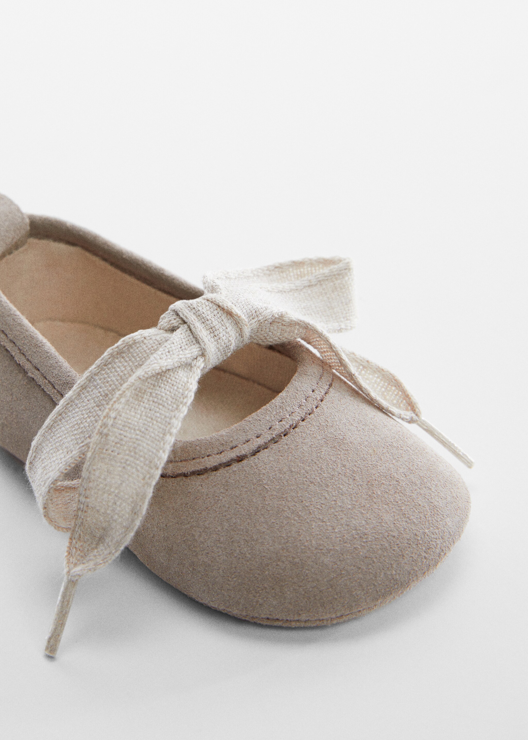 Leather ballet flats with bow - Details of the article 1, Sand. Ref: 47064755-00.