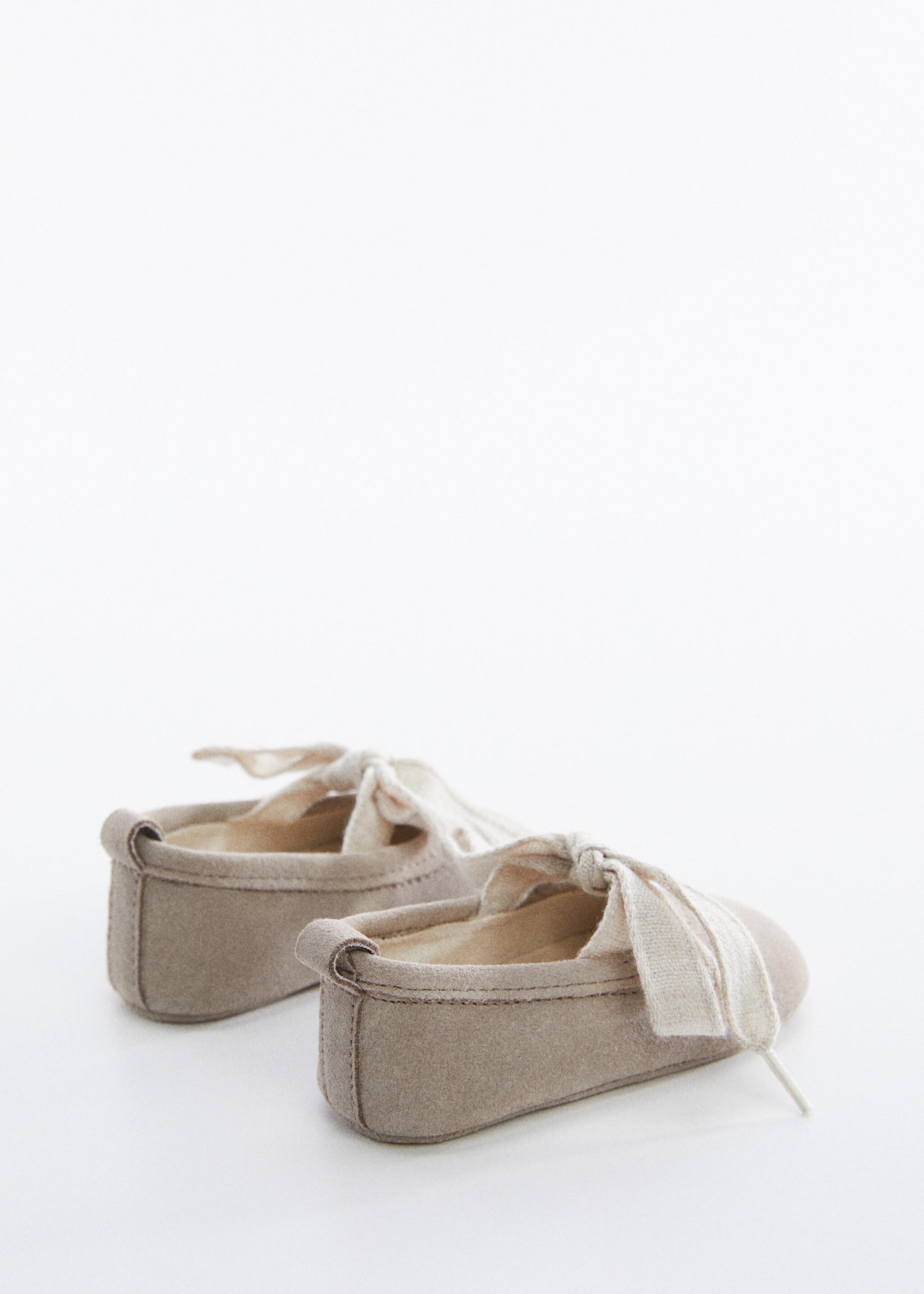 Leather ballet flats with bow - Details of the article 2, Sand. Ref: 47064755-00.