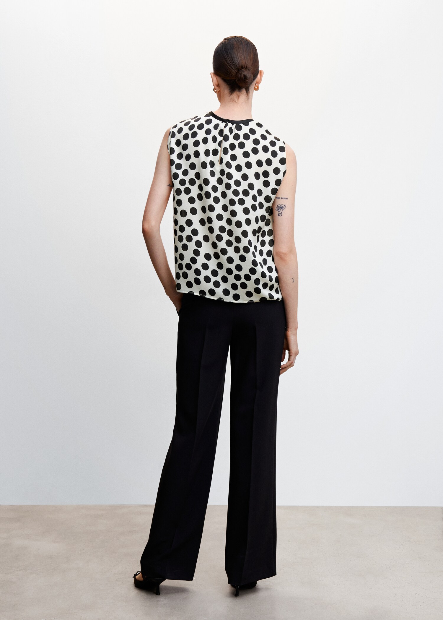Polka-dot print blouse - Reverse of the article