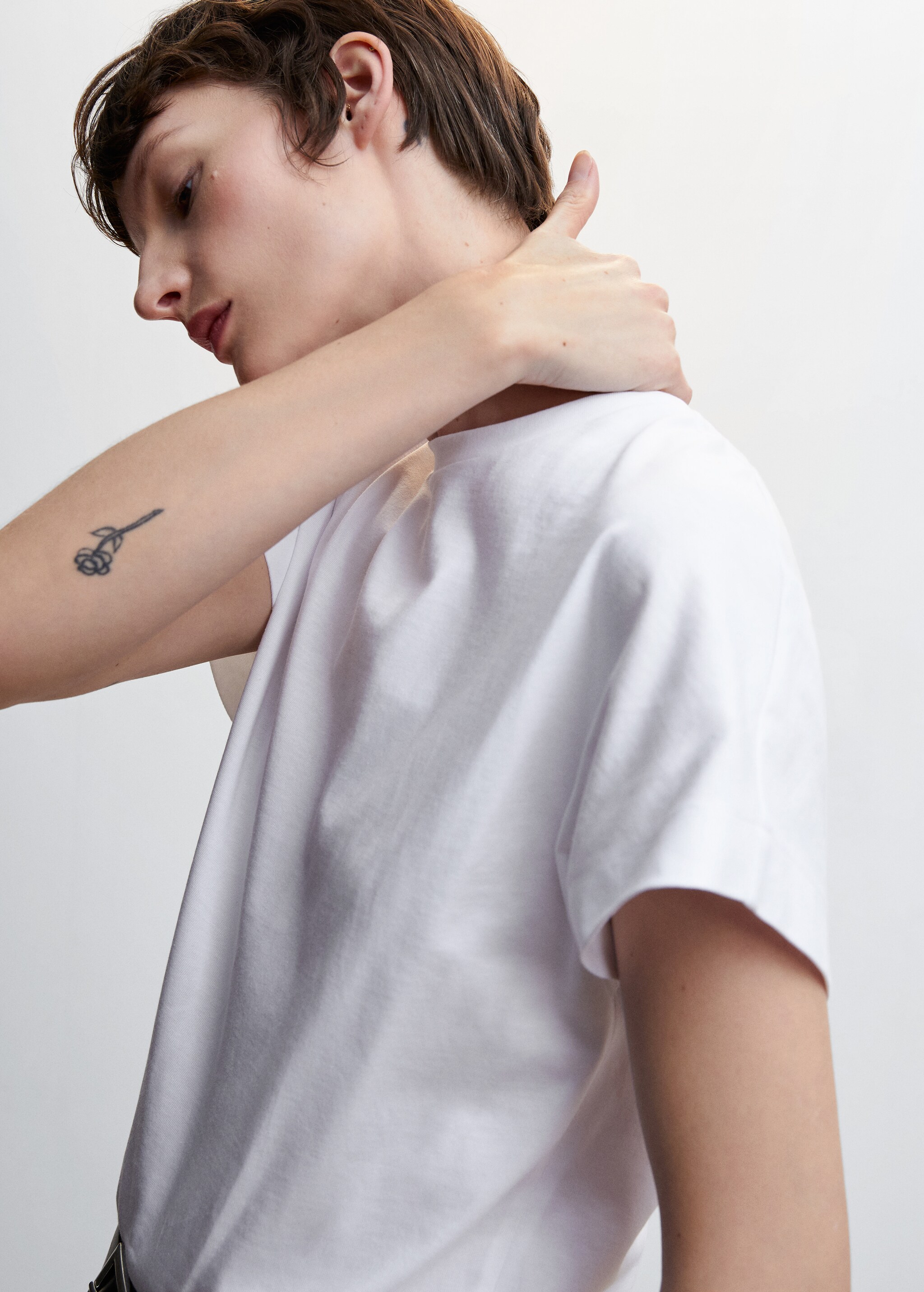 Short-sleeved cotton t-shirt - Details of the article 1