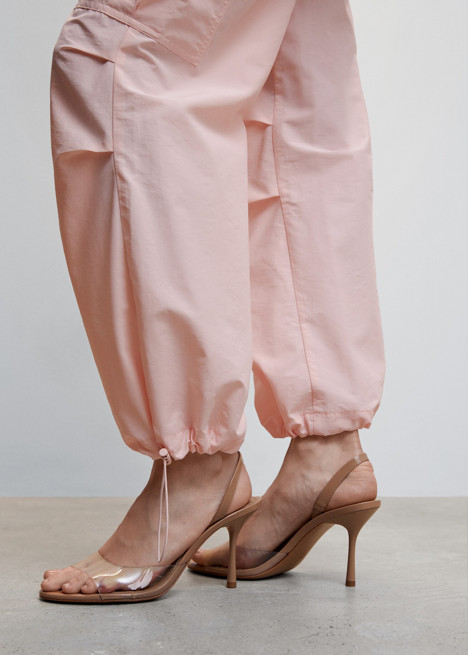 Parachute pants - Details of the article 2