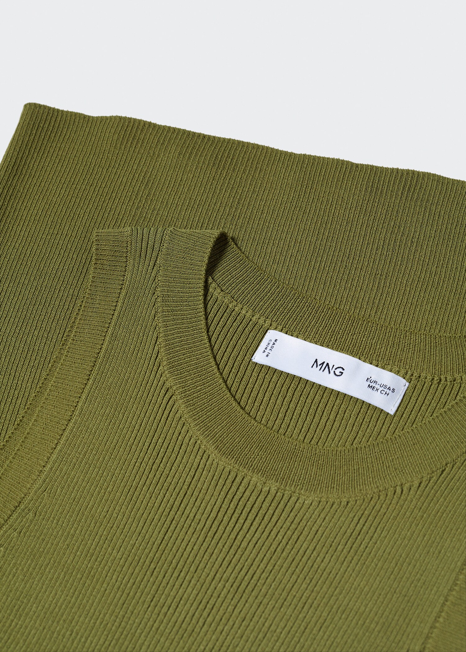 Knitted top with wide straps - Details of the article 8