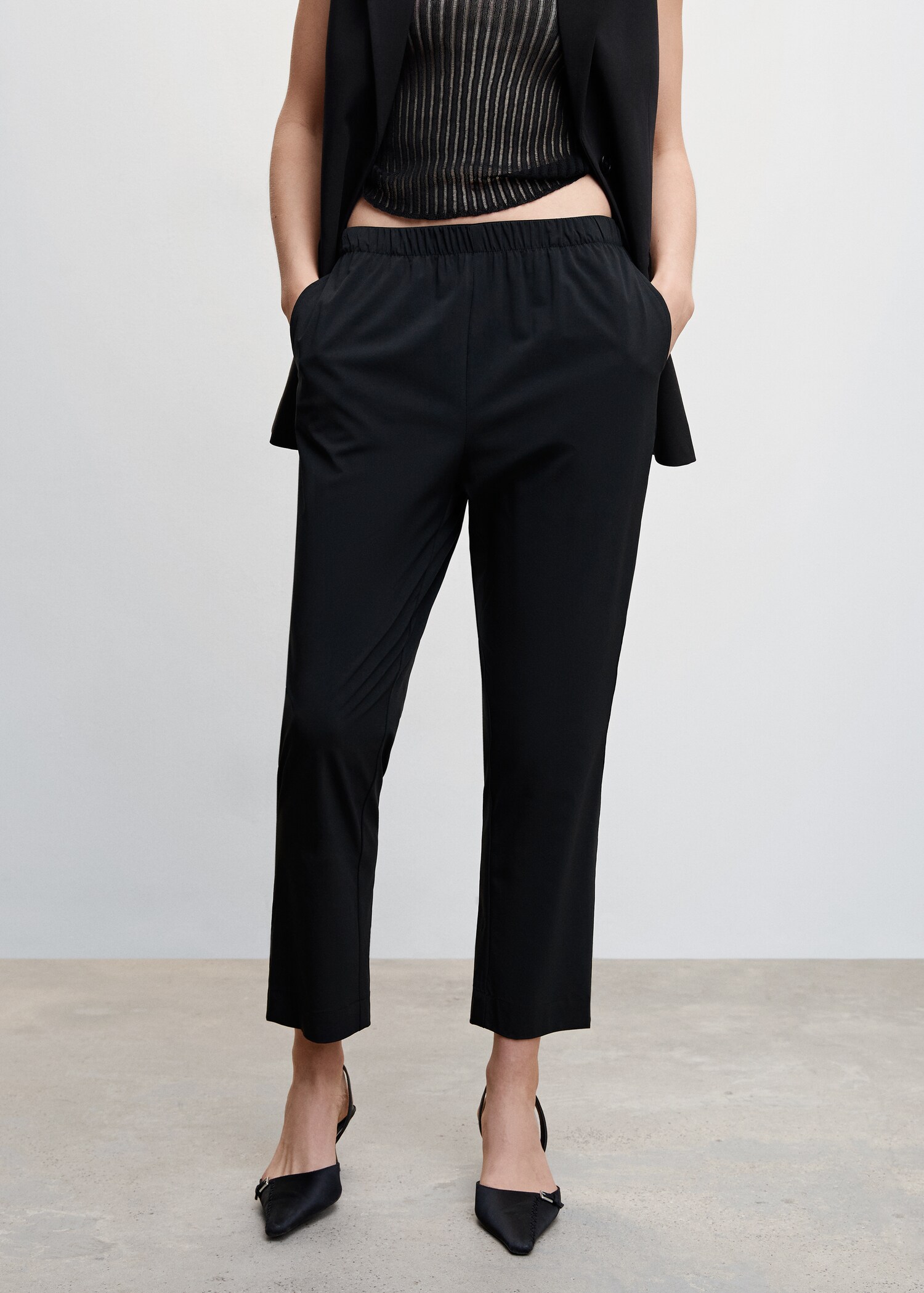 Pantaloni fluizi cu betelie elastică - Plan mediu