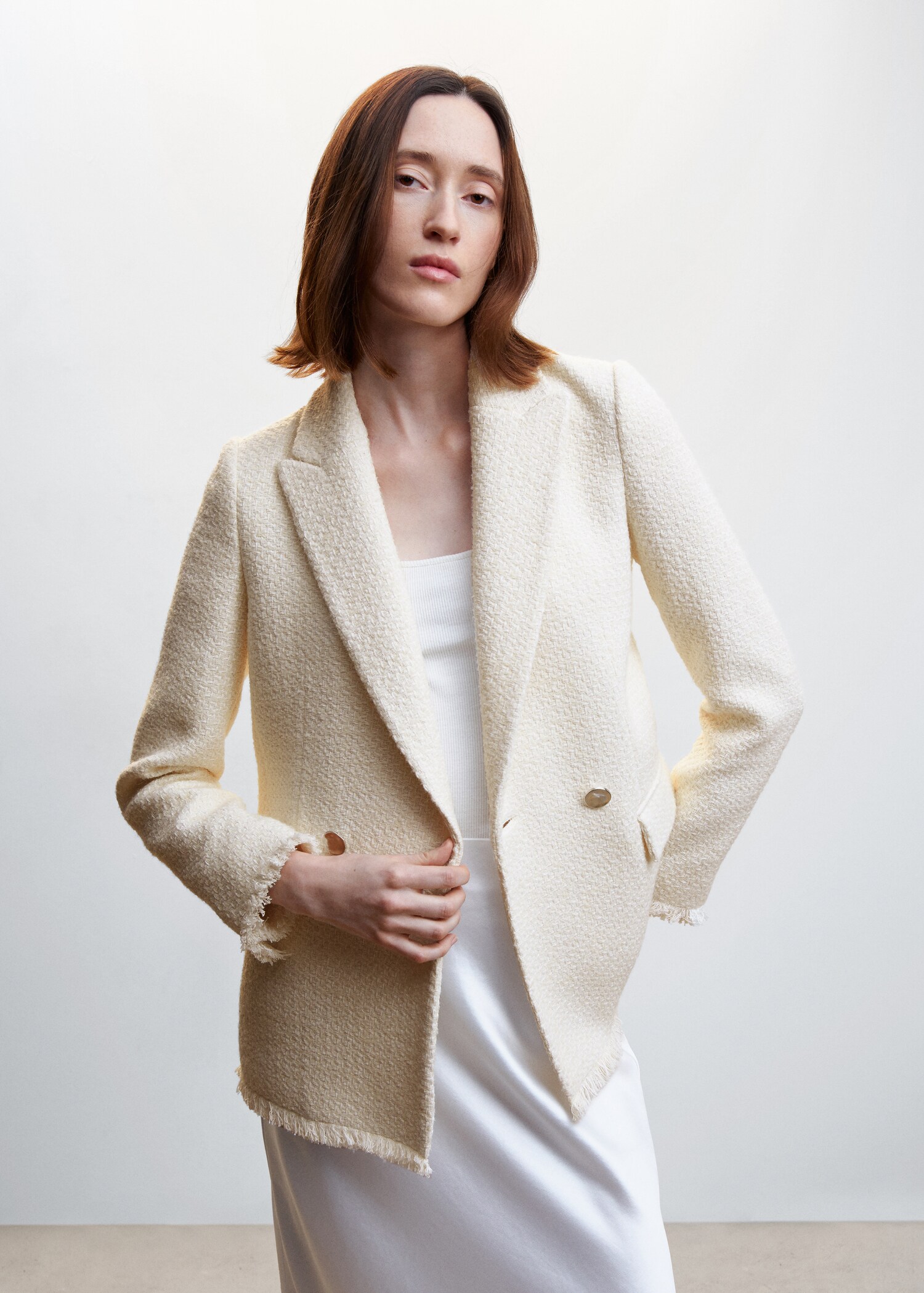 Americana tweed botones - Plano medio
