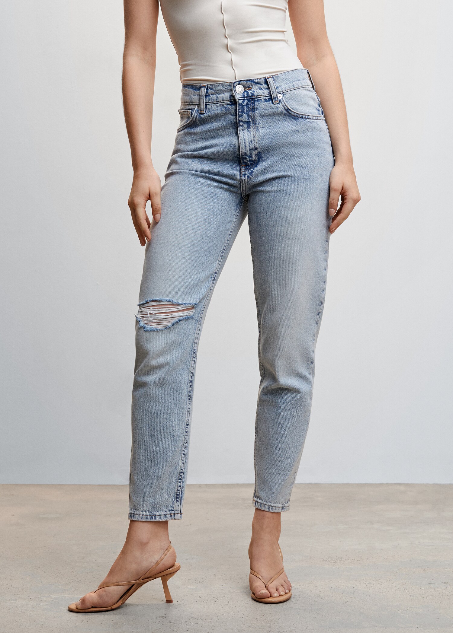 Mom jeans hög midja - Bild av mittparti