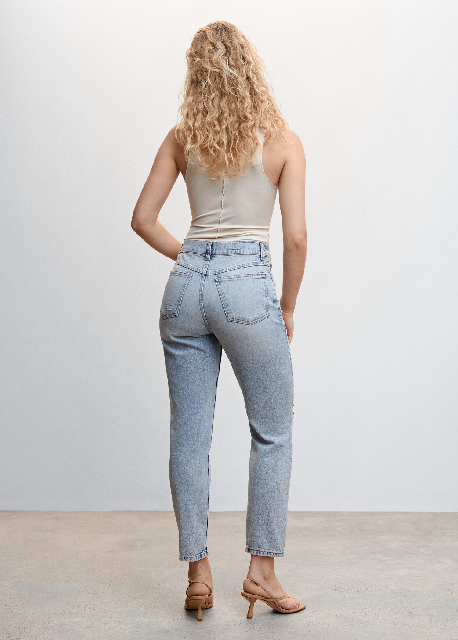 Mom jeans hög midja - Artikelns baksida