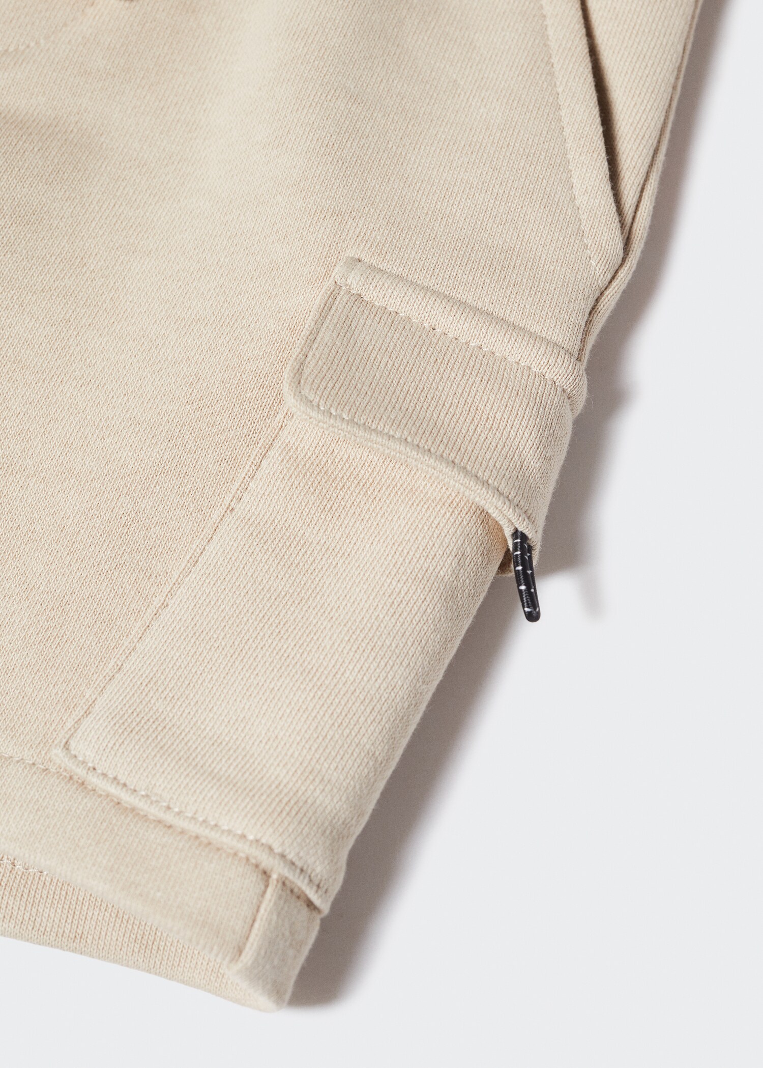 Cargo Bermuda shorts - Details of the article 8