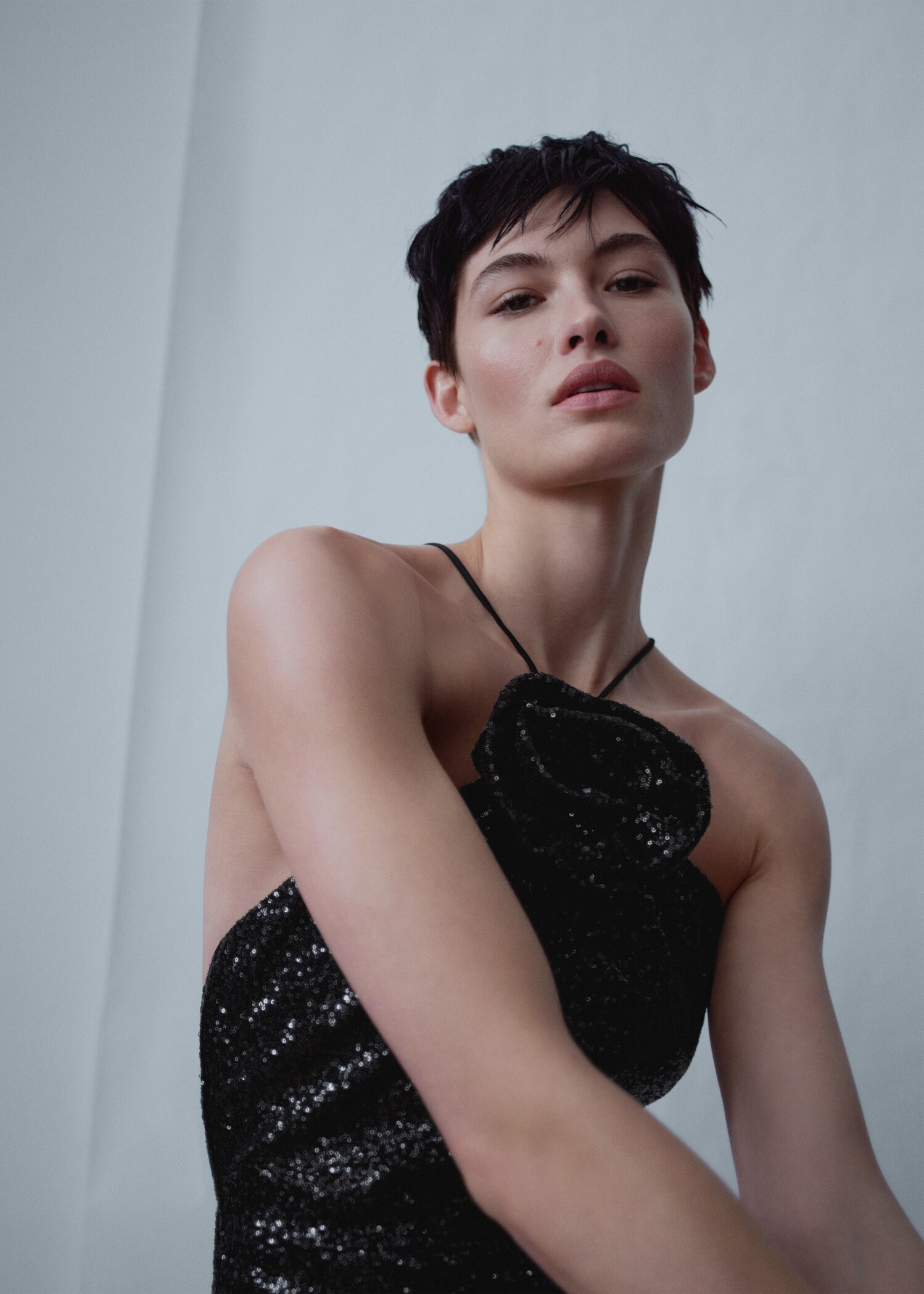 Paillettenkleid mit Maxi-Blume - Detail des Artikels 2