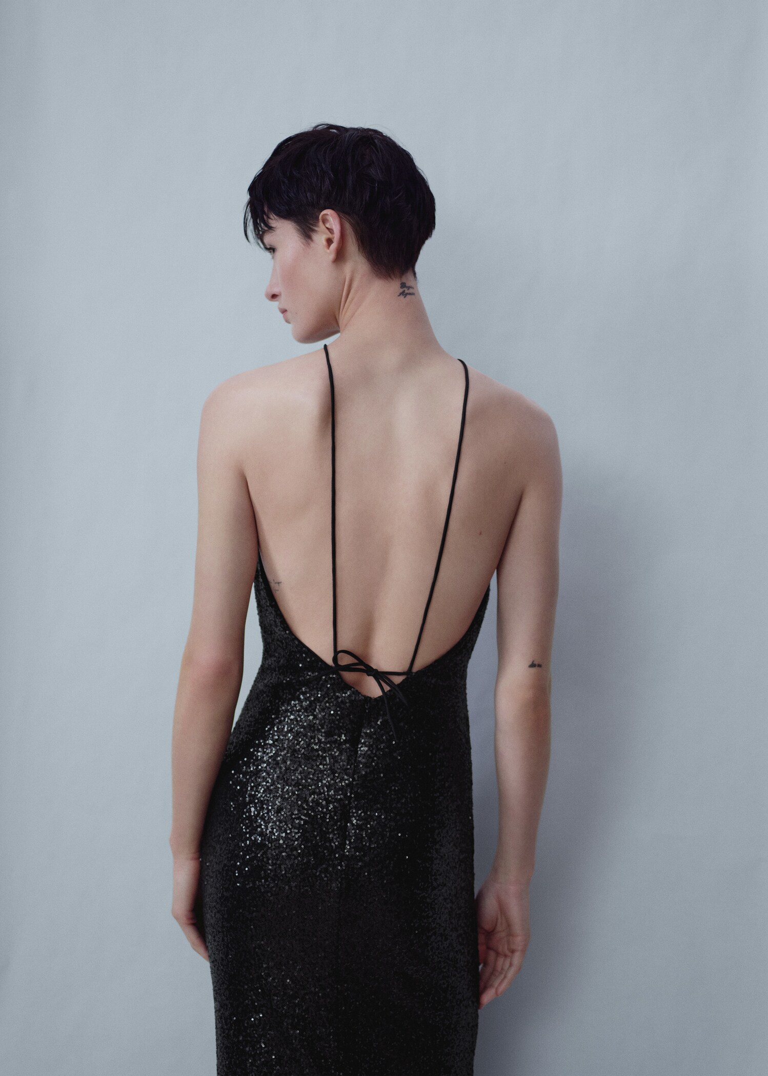 Paillettenkleid mit Maxi-Blume - Detail des Artikels 6