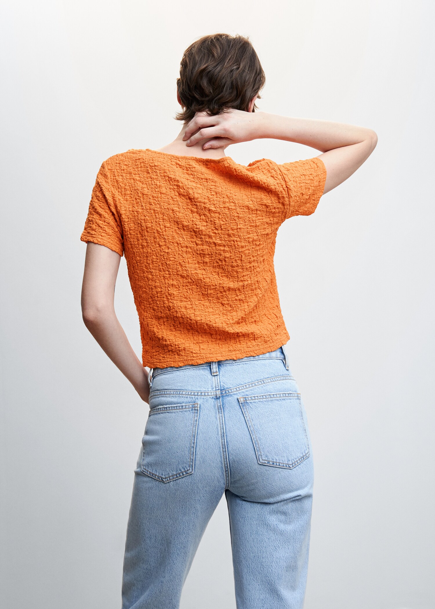 Textured t-shirt with buttons - Reverse of the article