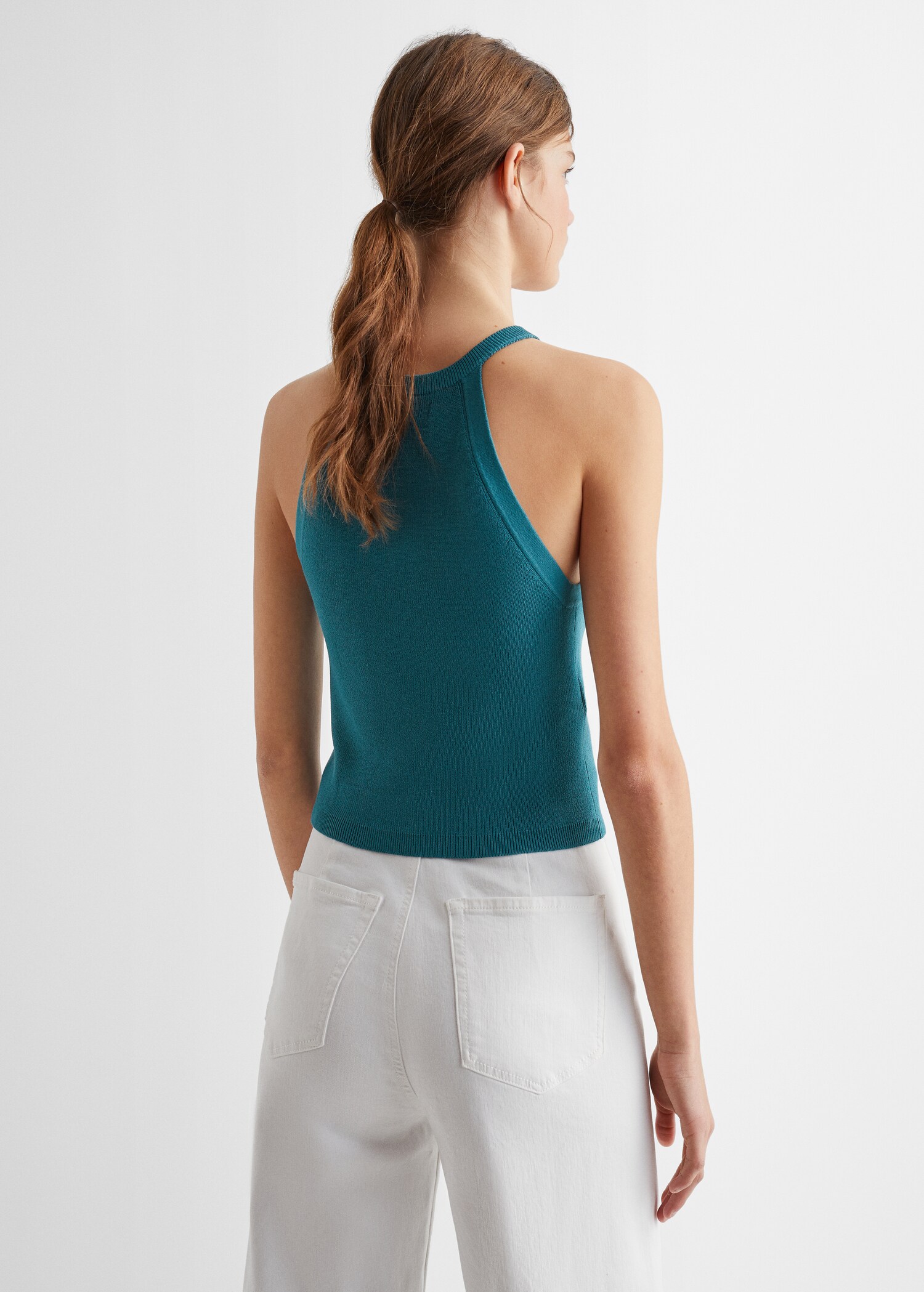 Halter neck top - Reverse of the article