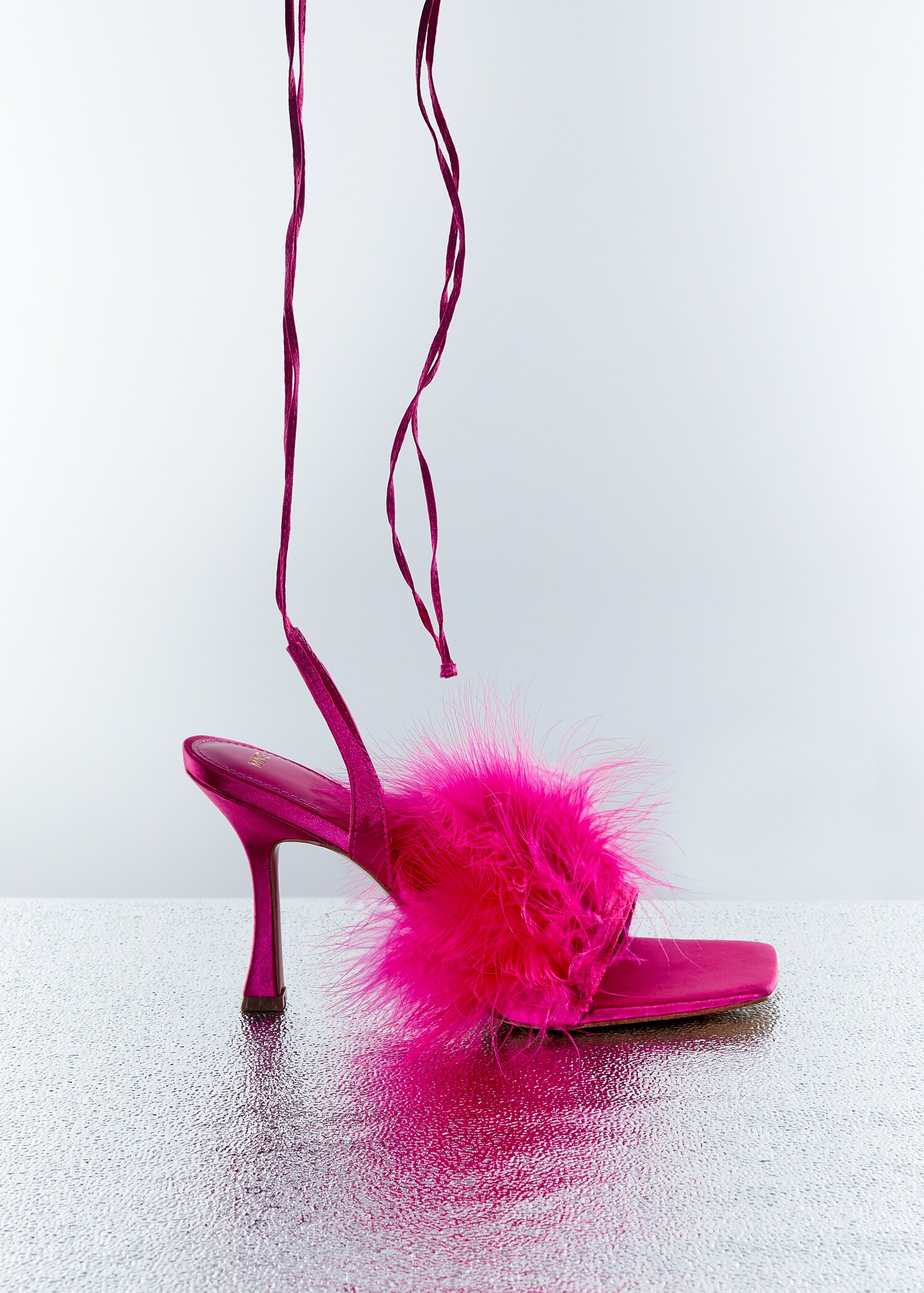 Sandals with feather decoration - Details of the article 5