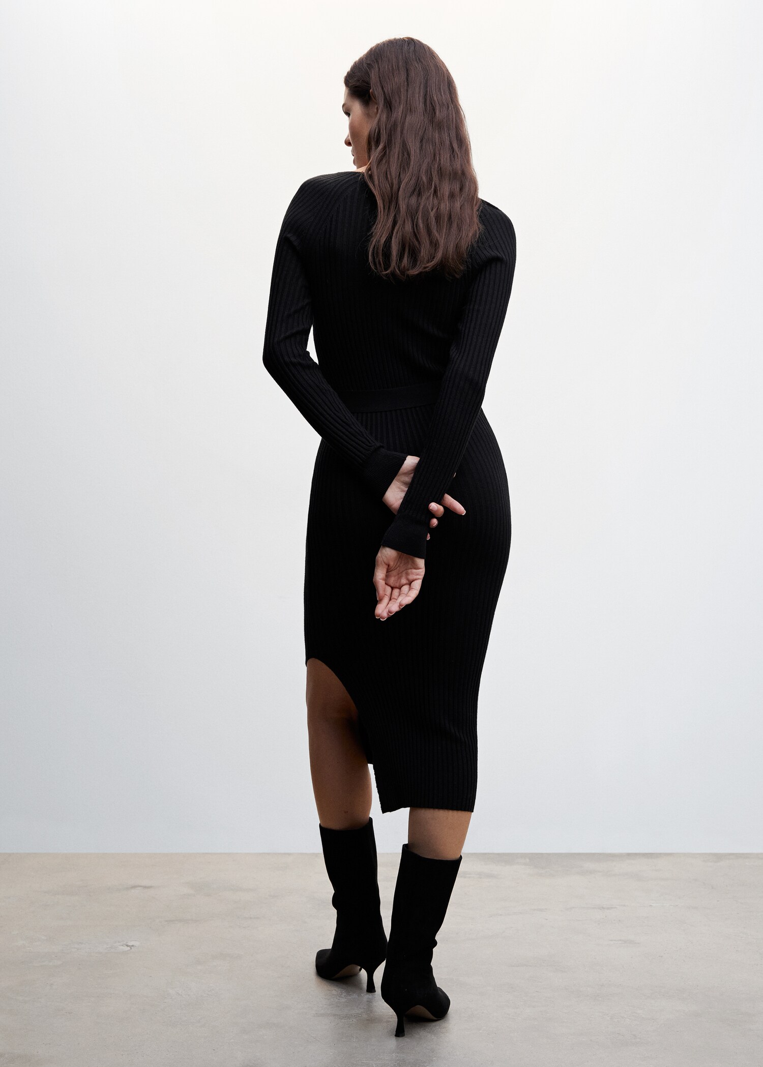 Vestido escote pico - Reverso del artículo