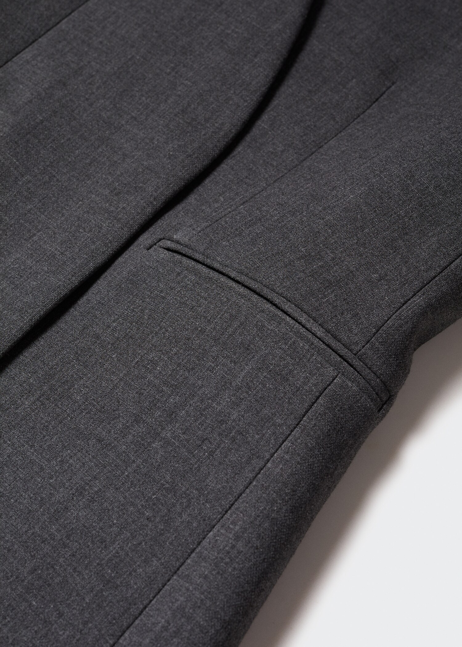 Collarless suit blazer - Details of the article 8